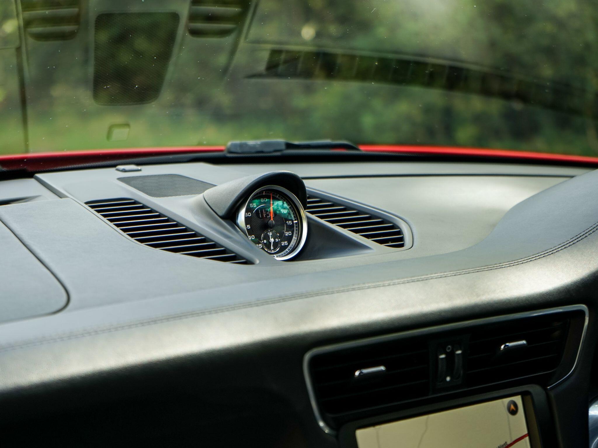 Porsche 911 view 17