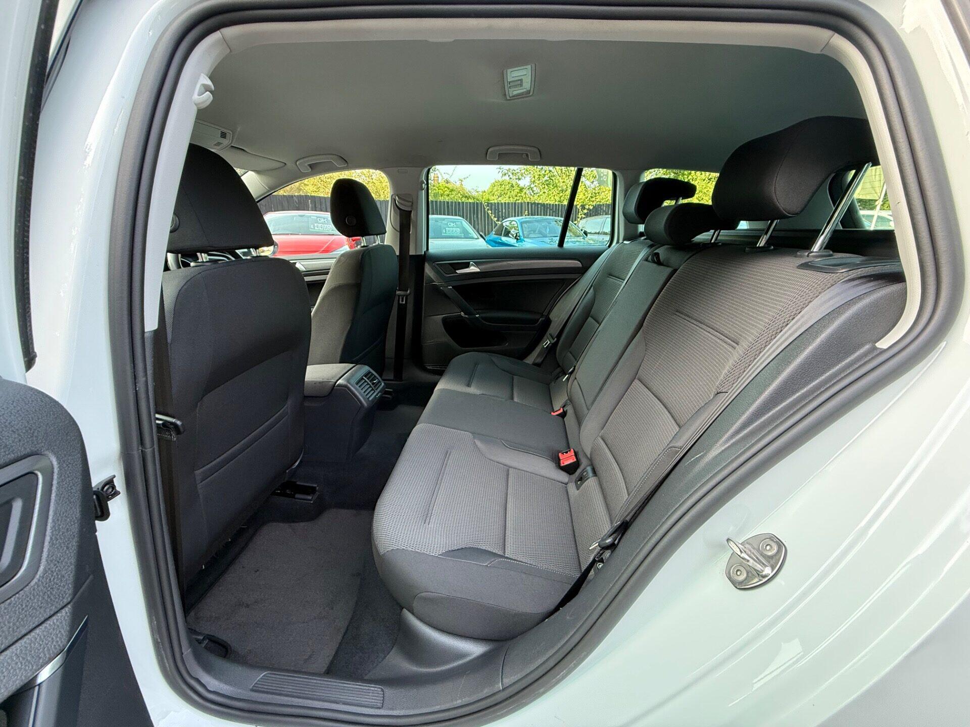 Volkswagen Golf view 27