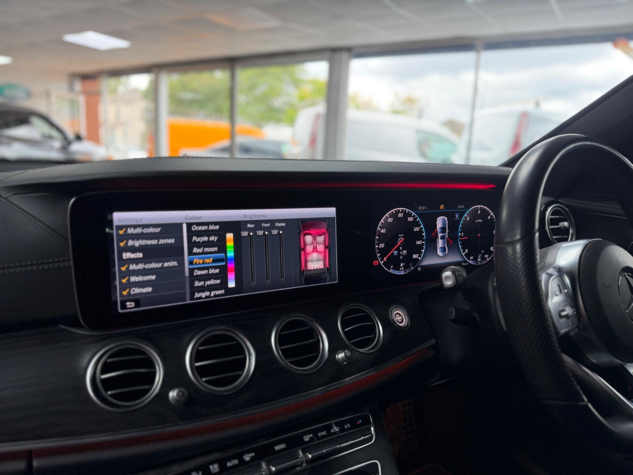 Mercedes-Benz E Class view 51