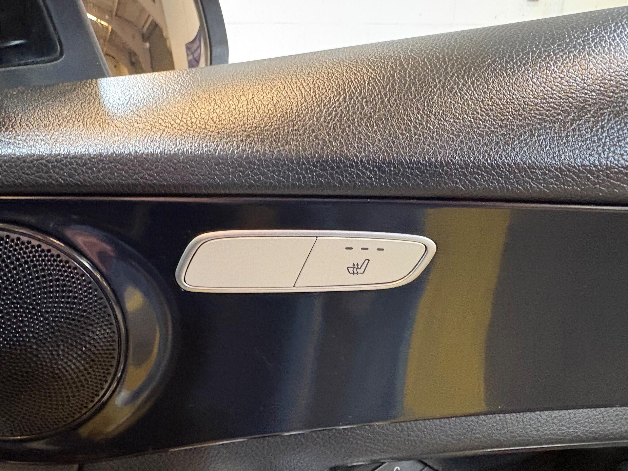 Mercedes-Benz C Class view 40