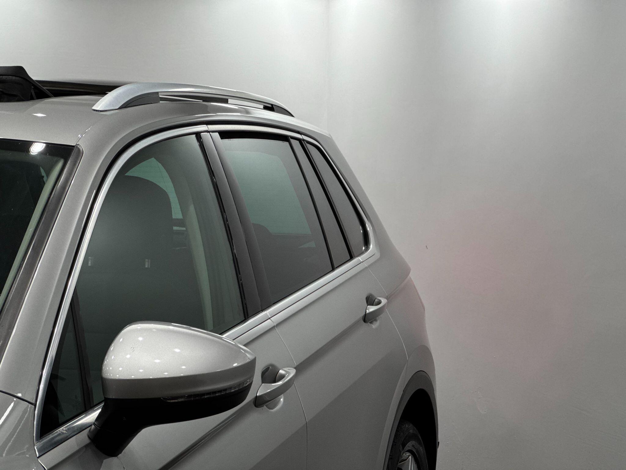 Volkswagen Tiguan view 12