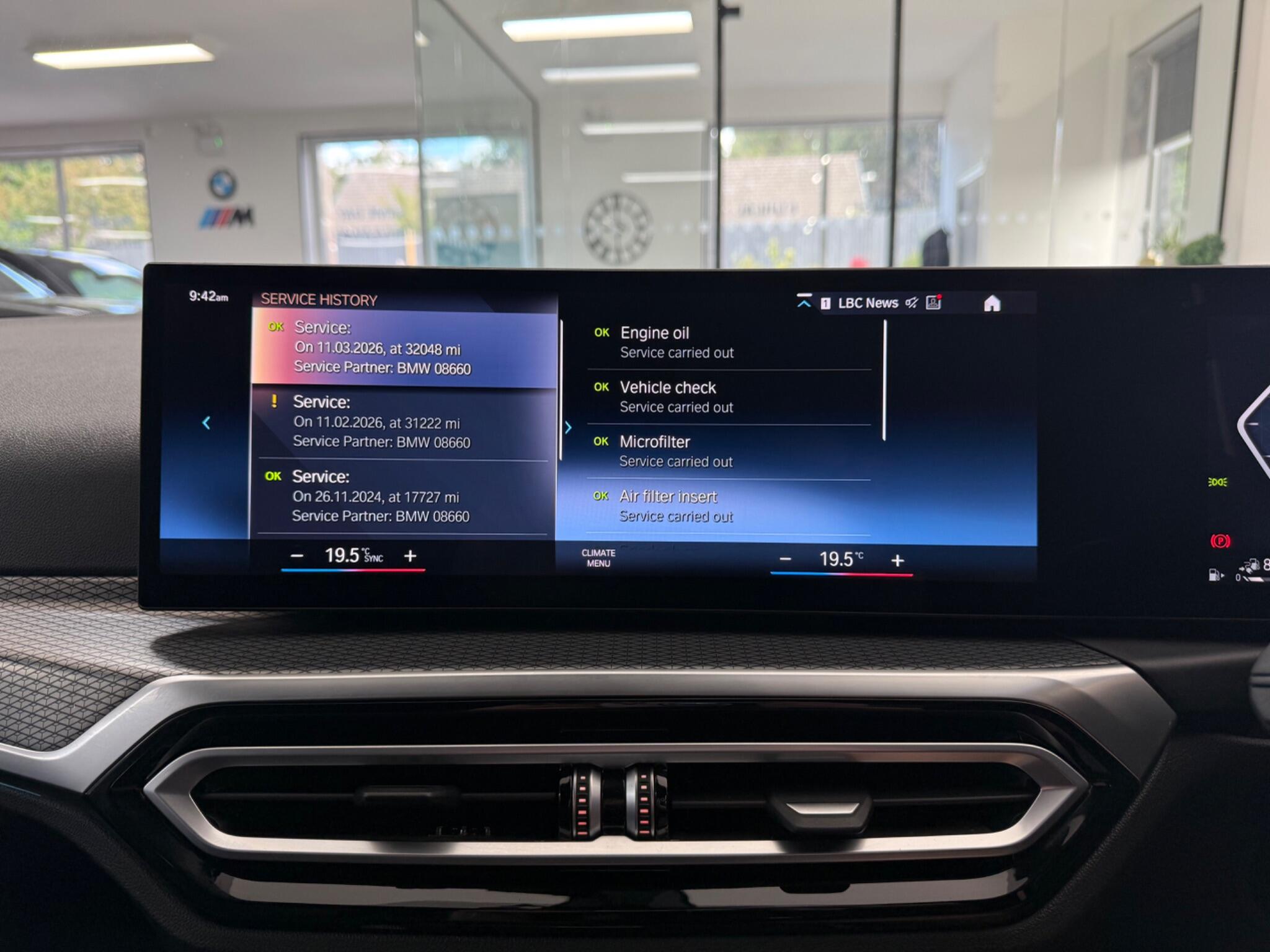 BMW 3 Series view 16