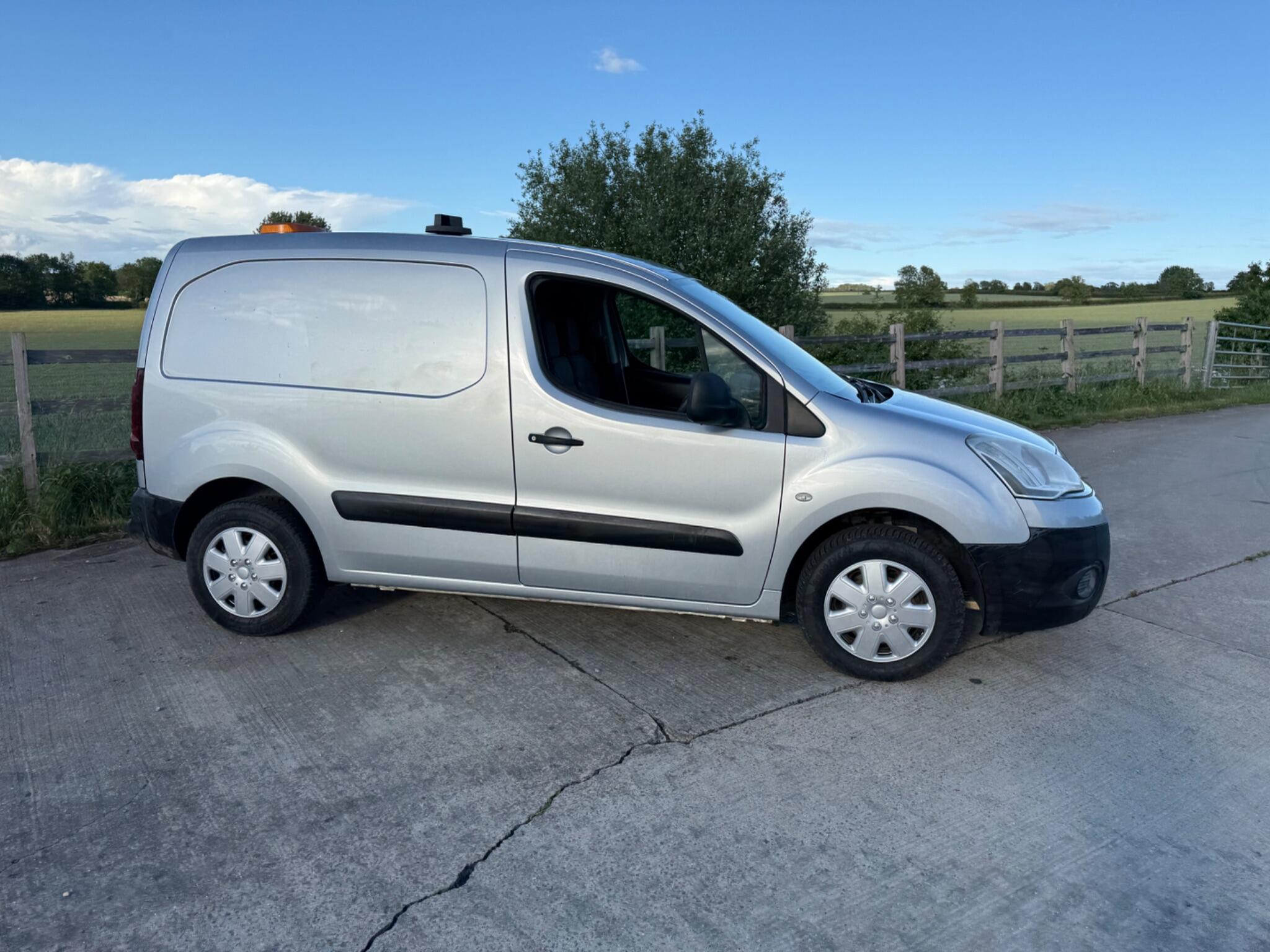 Citroen Berlingo 1.6 HDi 850 Enterprise L1 5dr — photo 25 of 92