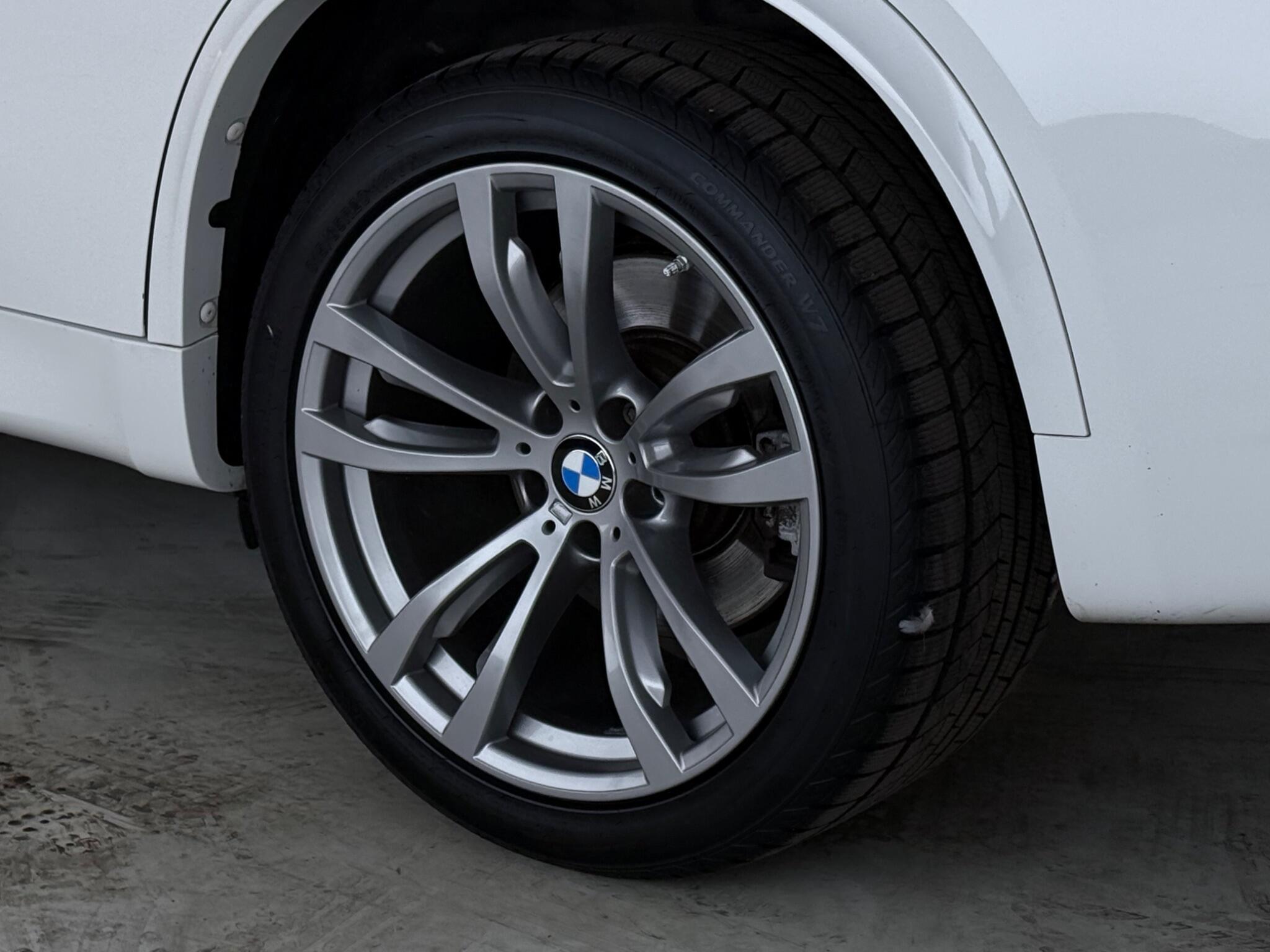 BMW X5 view 9