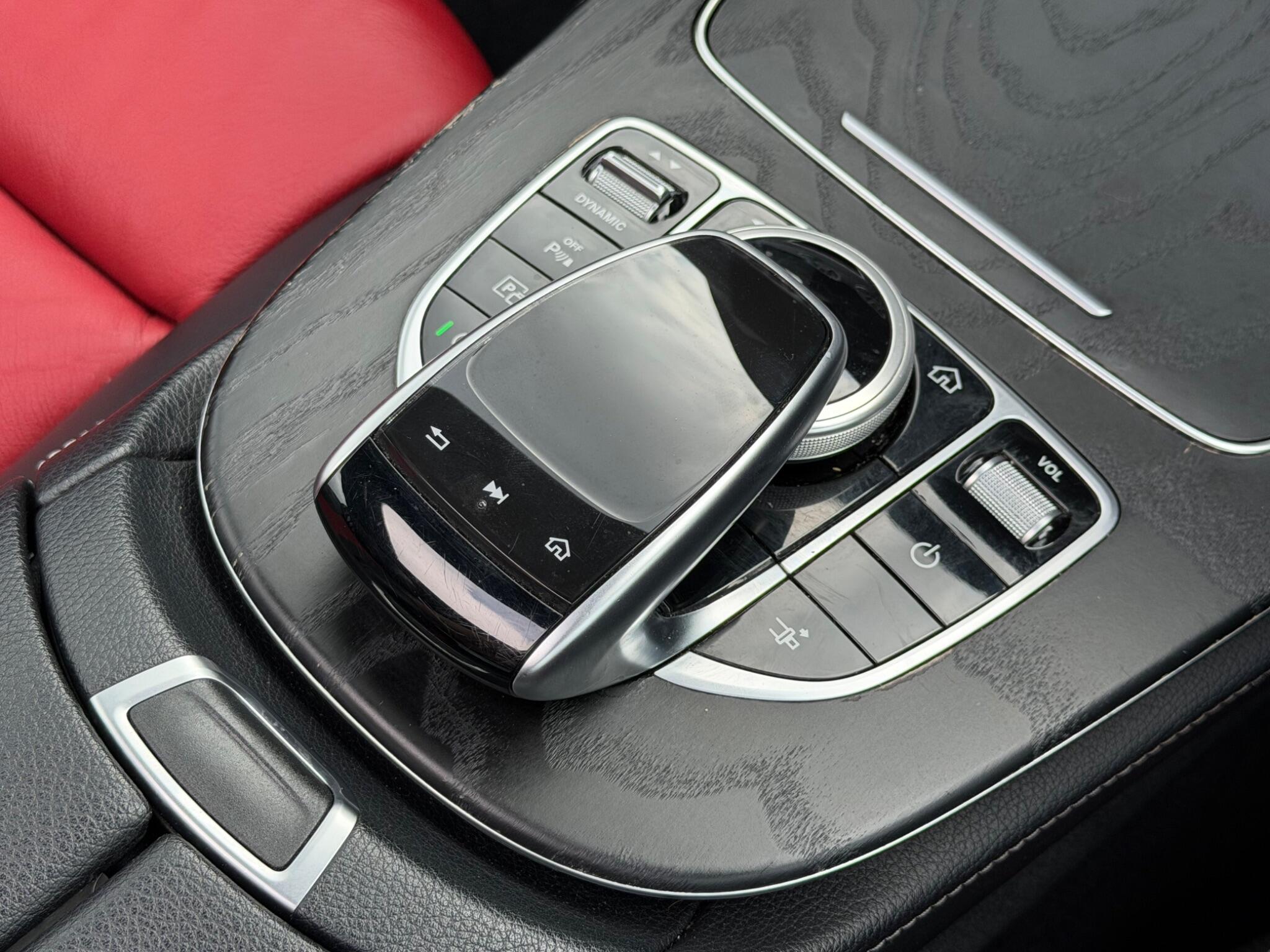 Mercedes-Benz E-Class view 44