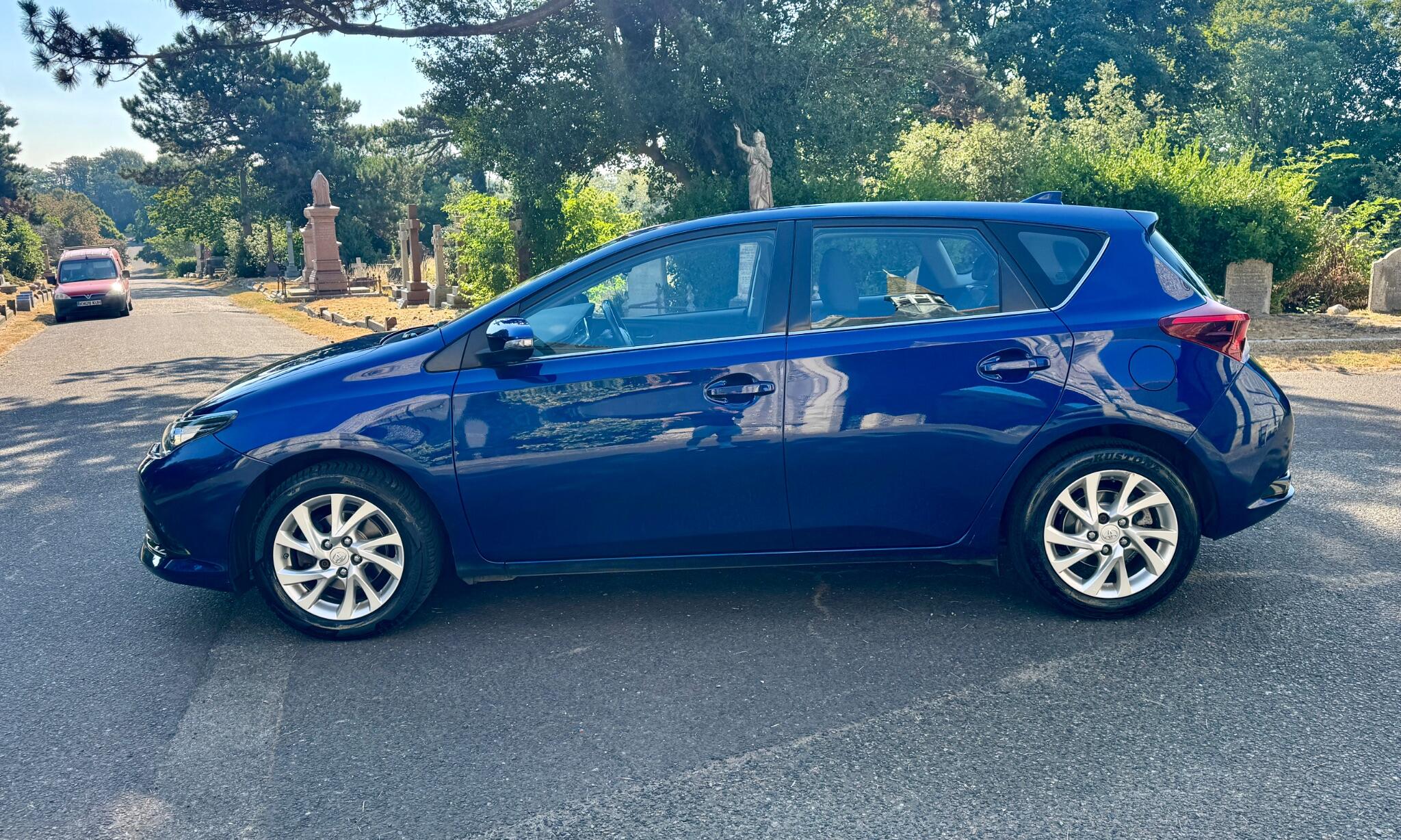 Toyota Auris view 13