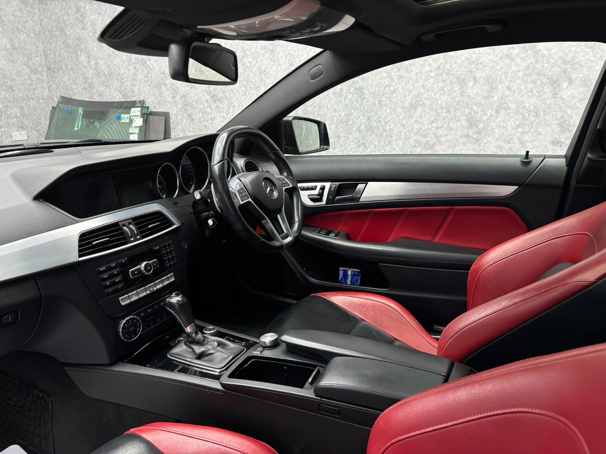Mercedes-Benz C Class view 26