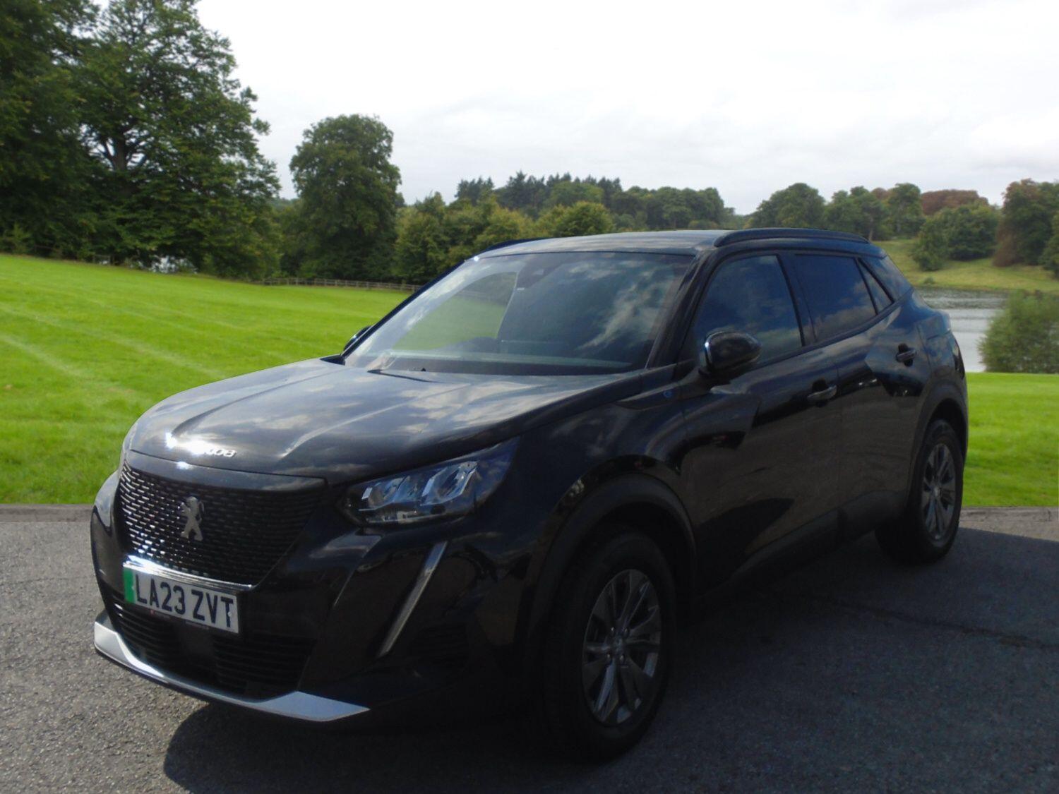 Peugeot E-2008 view 2