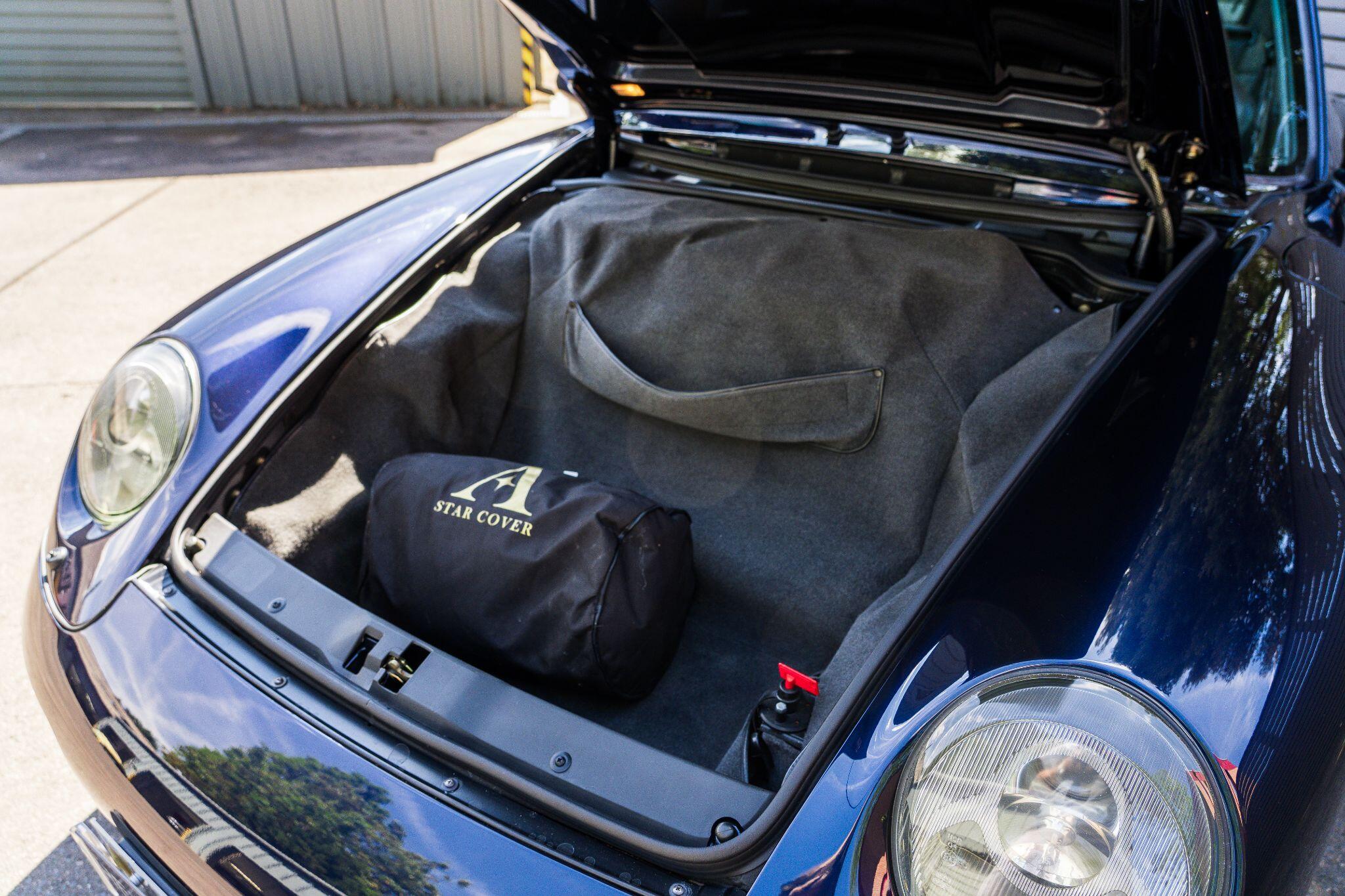 Porsche 911 view 44