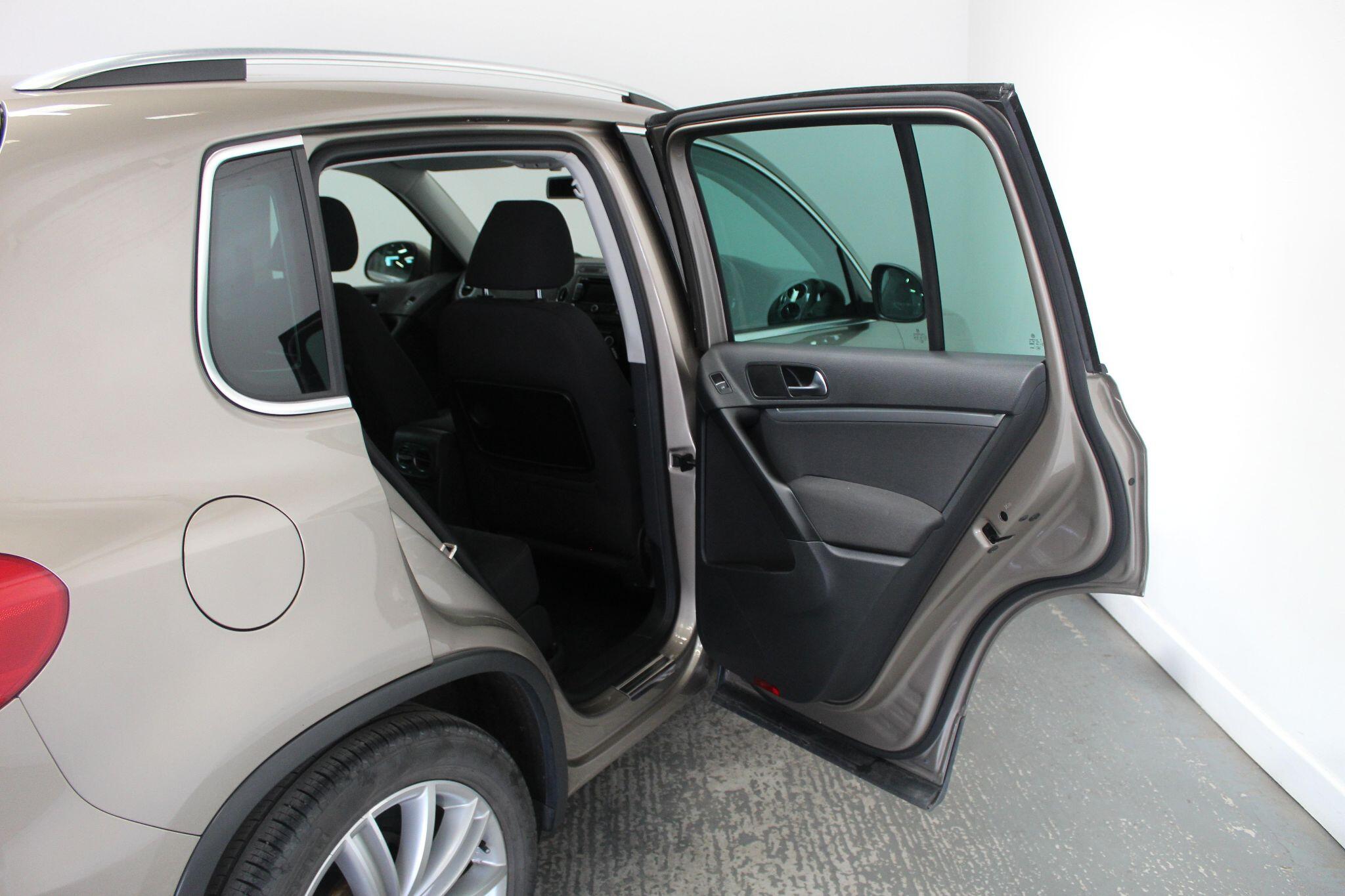 Volkswagen Tiguan view 26