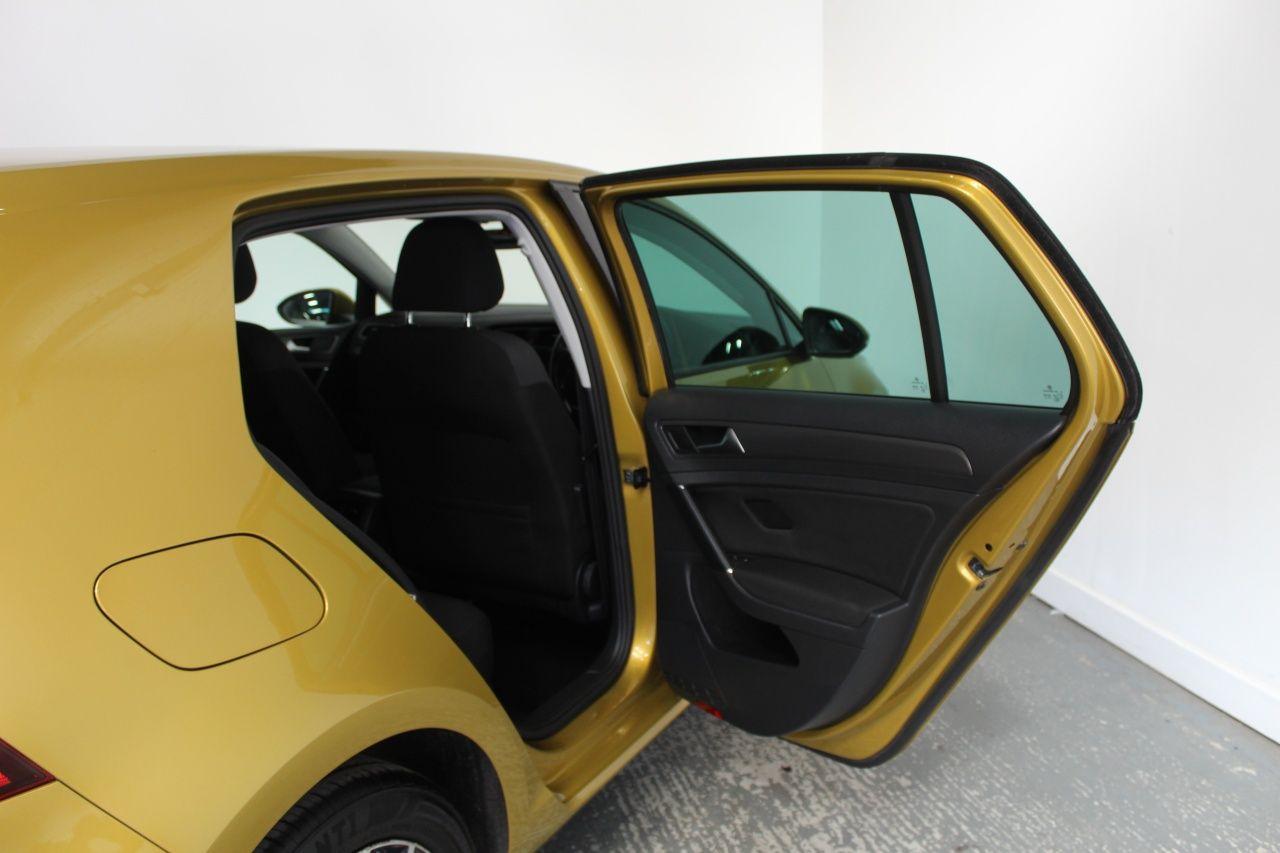 Volkswagen Golf view 26