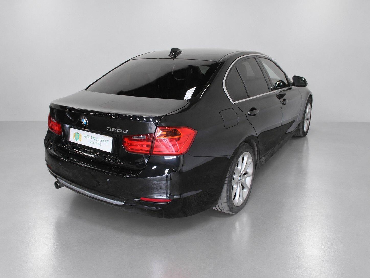 BMW 3 Series view 8