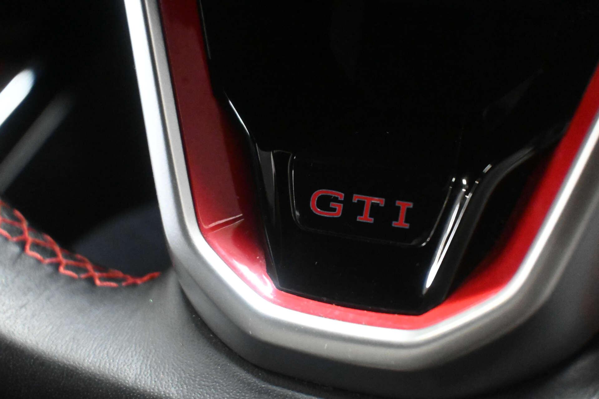 Volkswagen Golf view 19