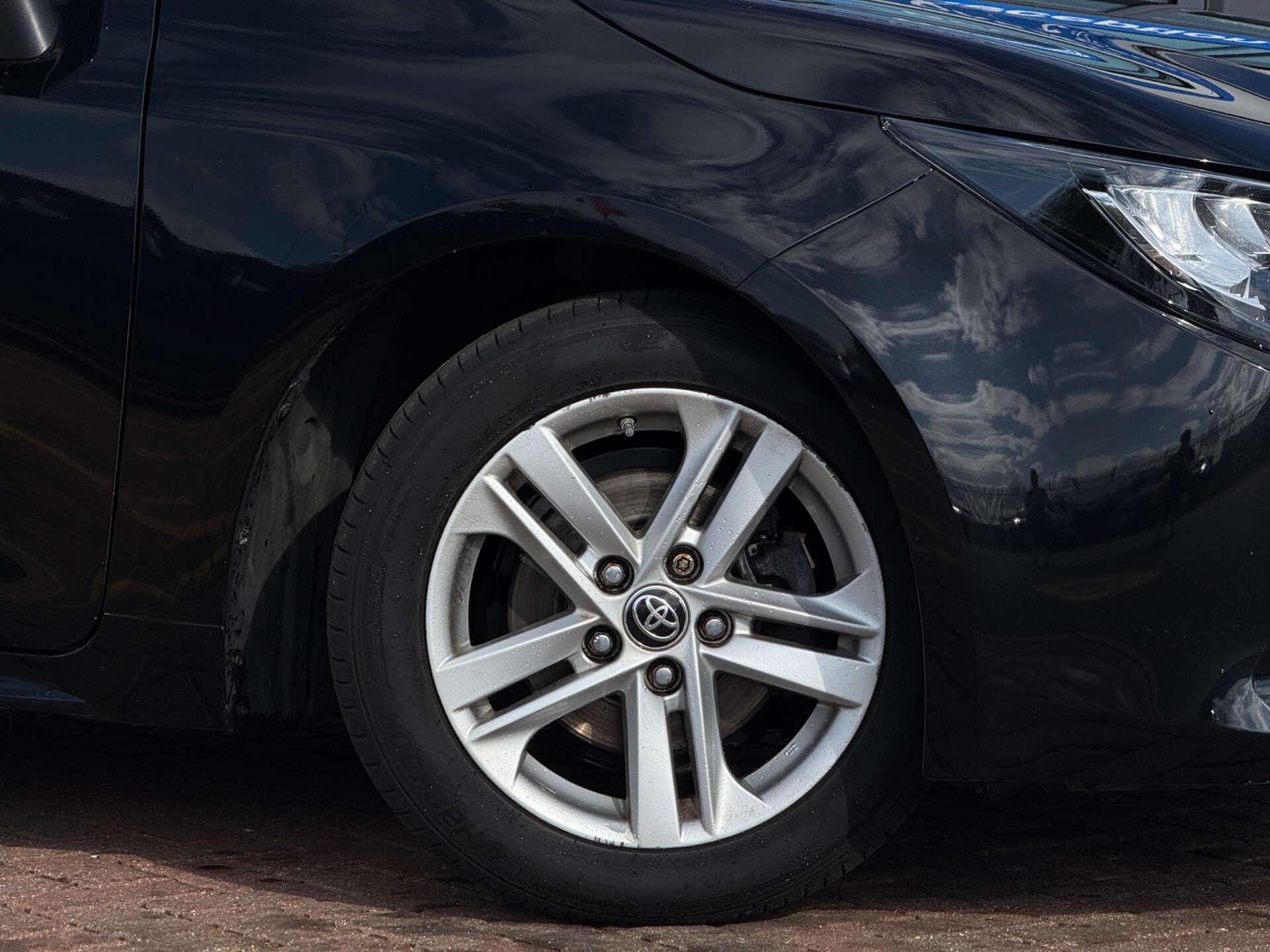 Toyota Corolla view 10