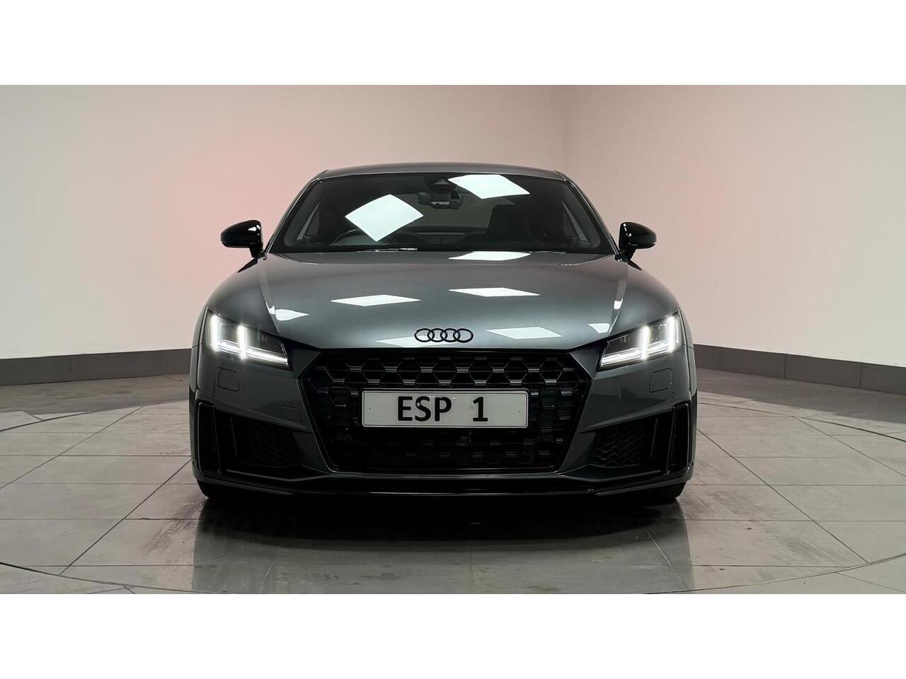 Audi TT view 11