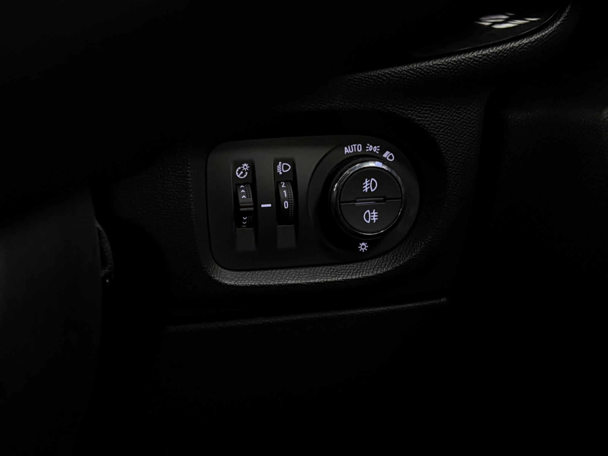 Vauxhall Corsa view 18
