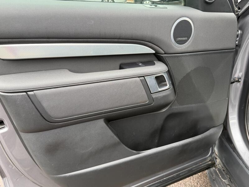 Land Rover Discovery 3 view 54