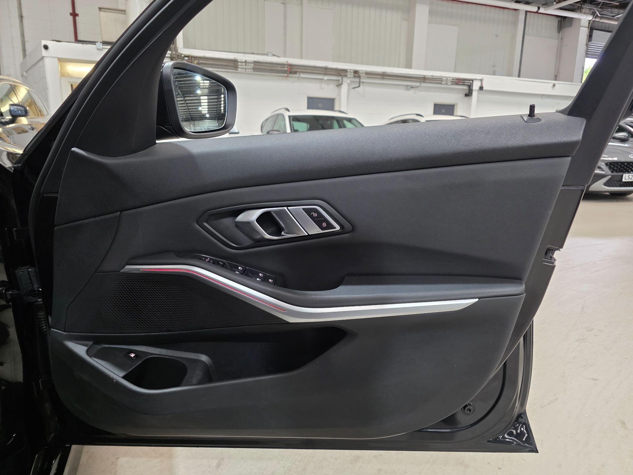 BMW 3 Series view 15