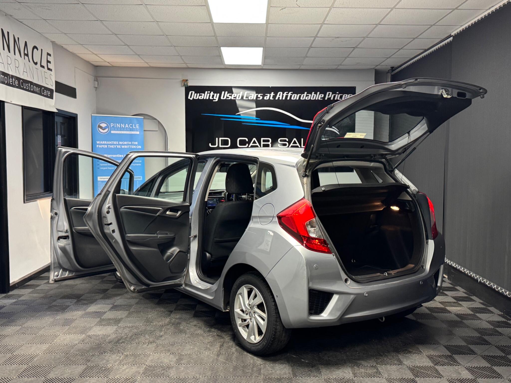 2017 Honda Jazz 1.3 i-VTEC SE CVT Euro 6 (s/s) 5dr • 52,600 miles image 9