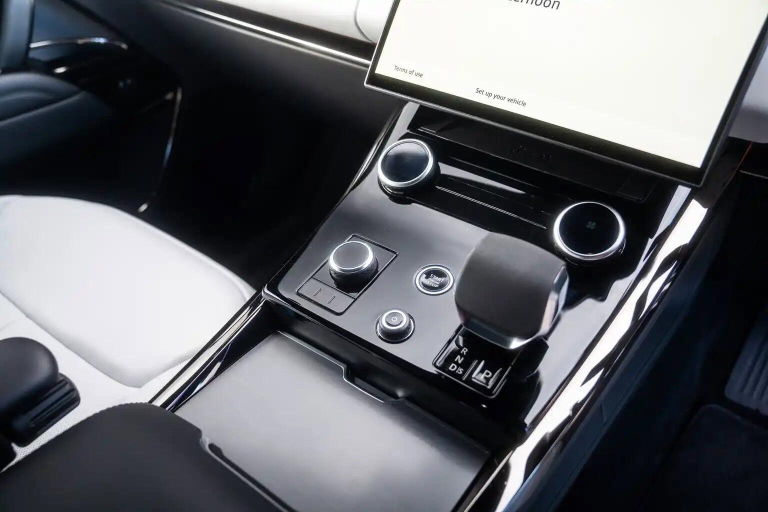 Land Rover Range Rover Sport view 22