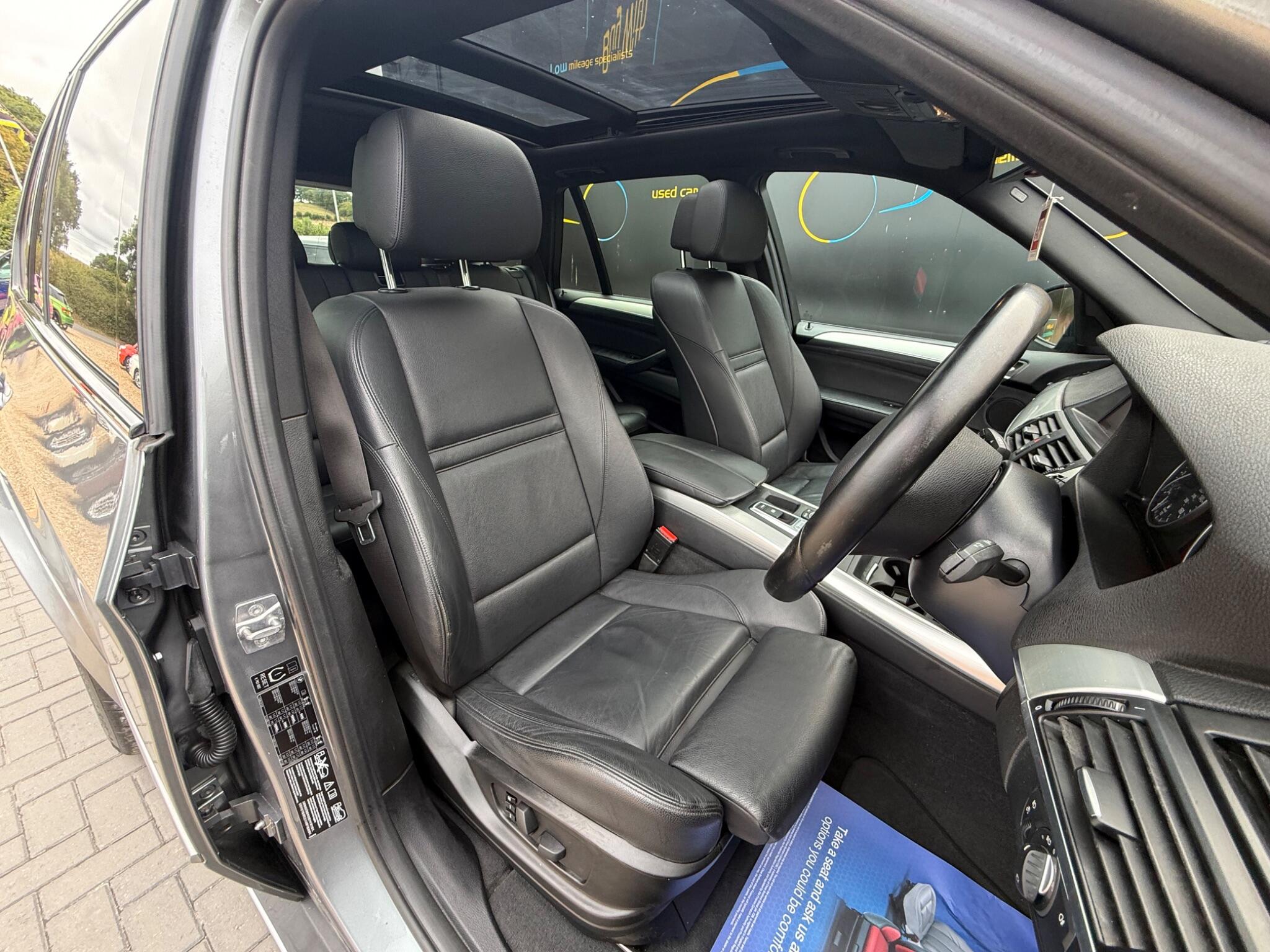 BMW X5 view 19