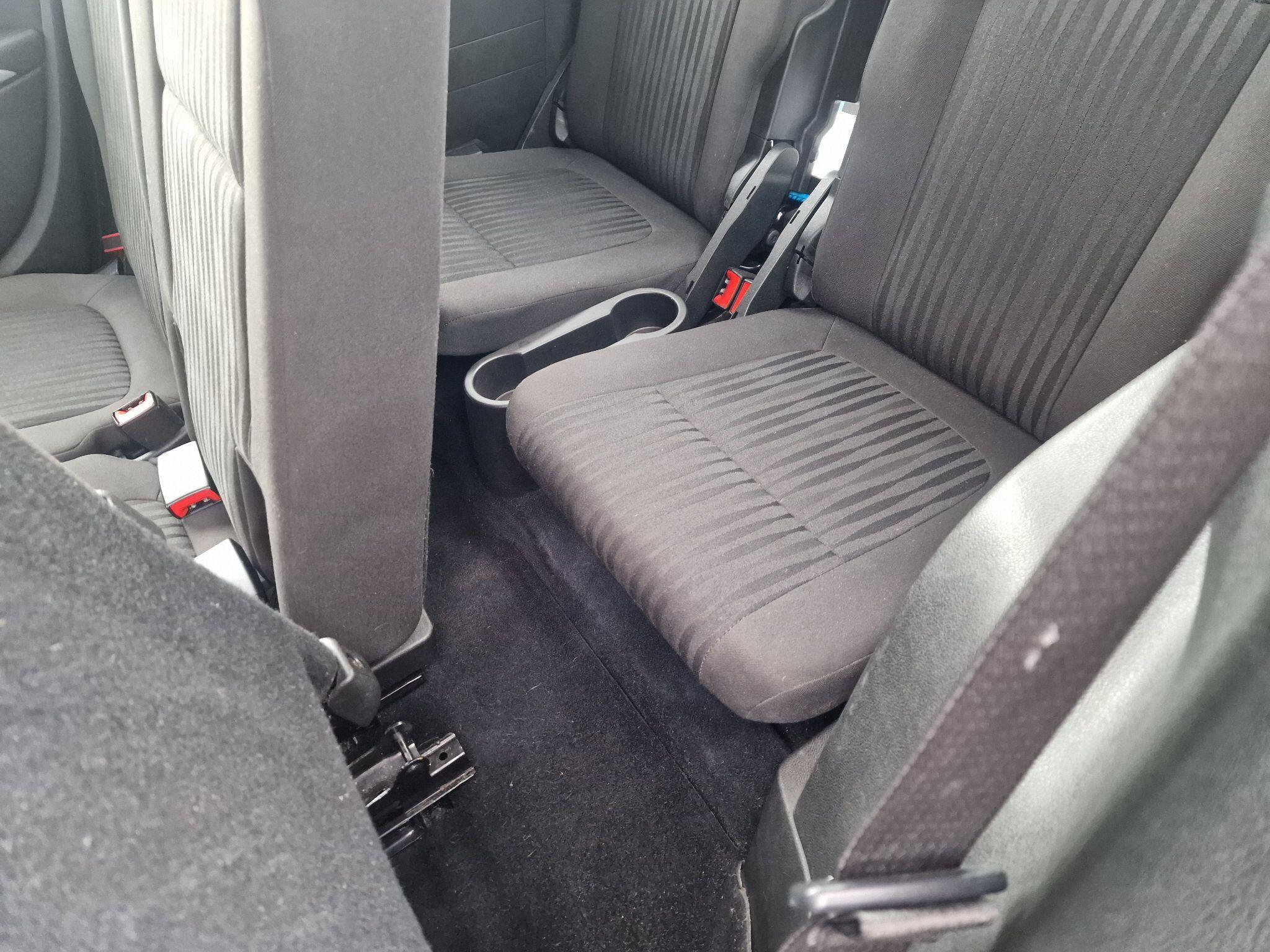 Vauxhall Zafira Tourer view 33