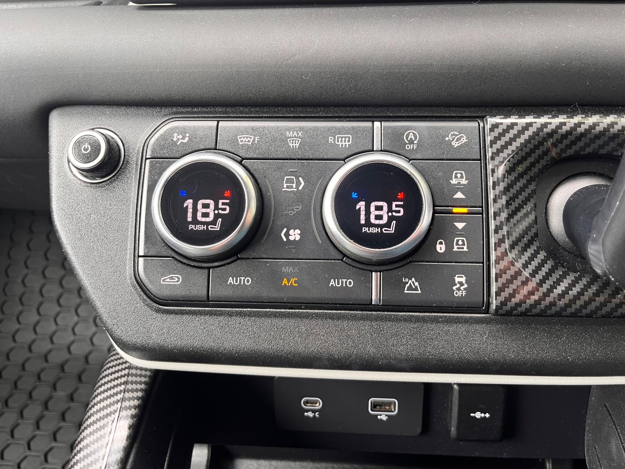Land Rover Defender view 41