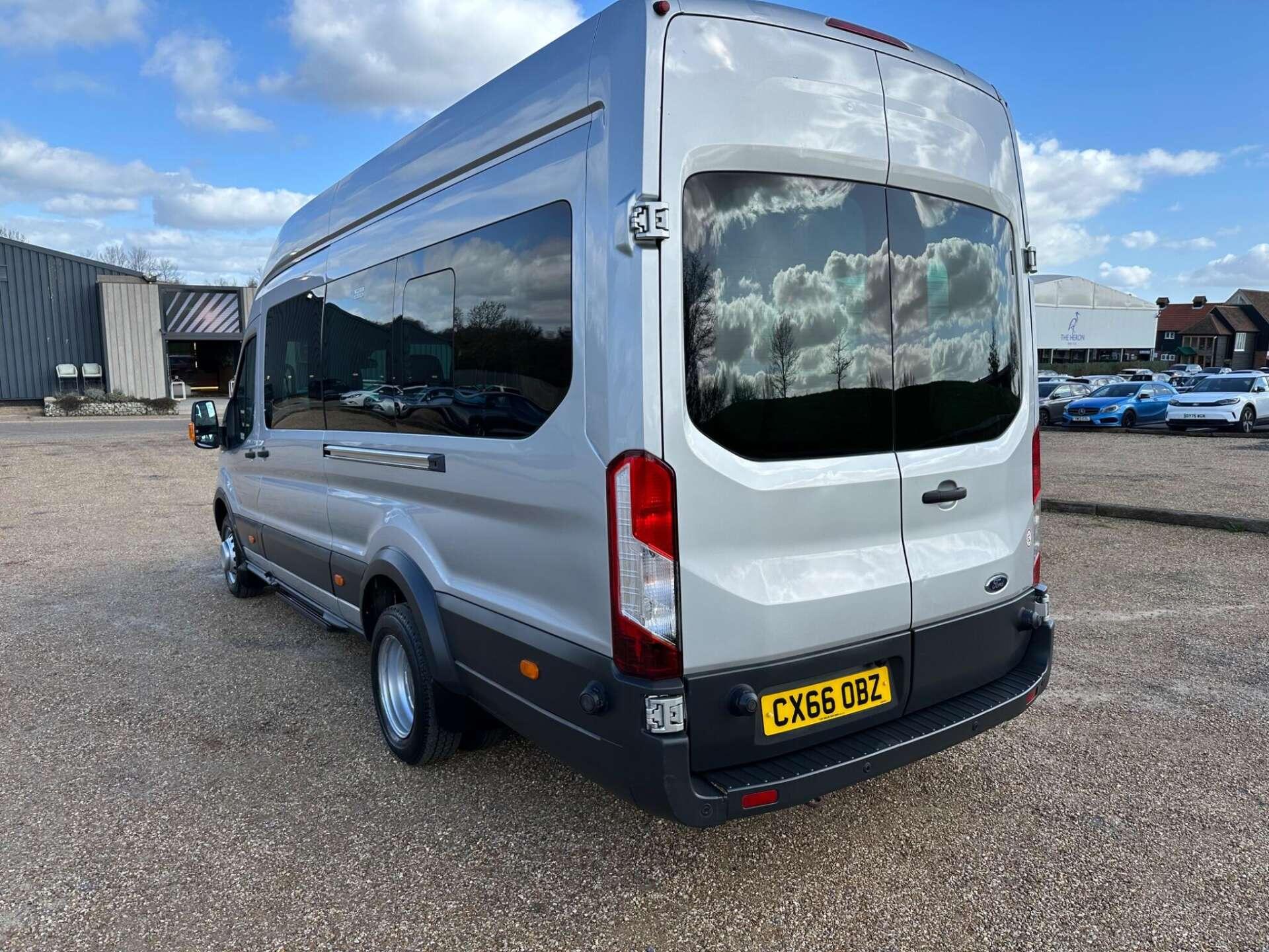 Ford Transit view 5