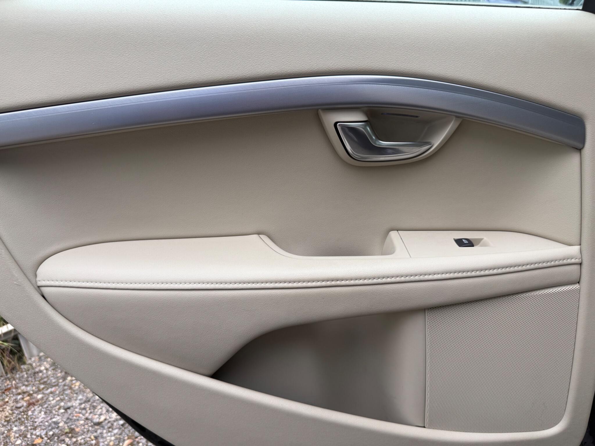 2015 Volvo S80 image 33
