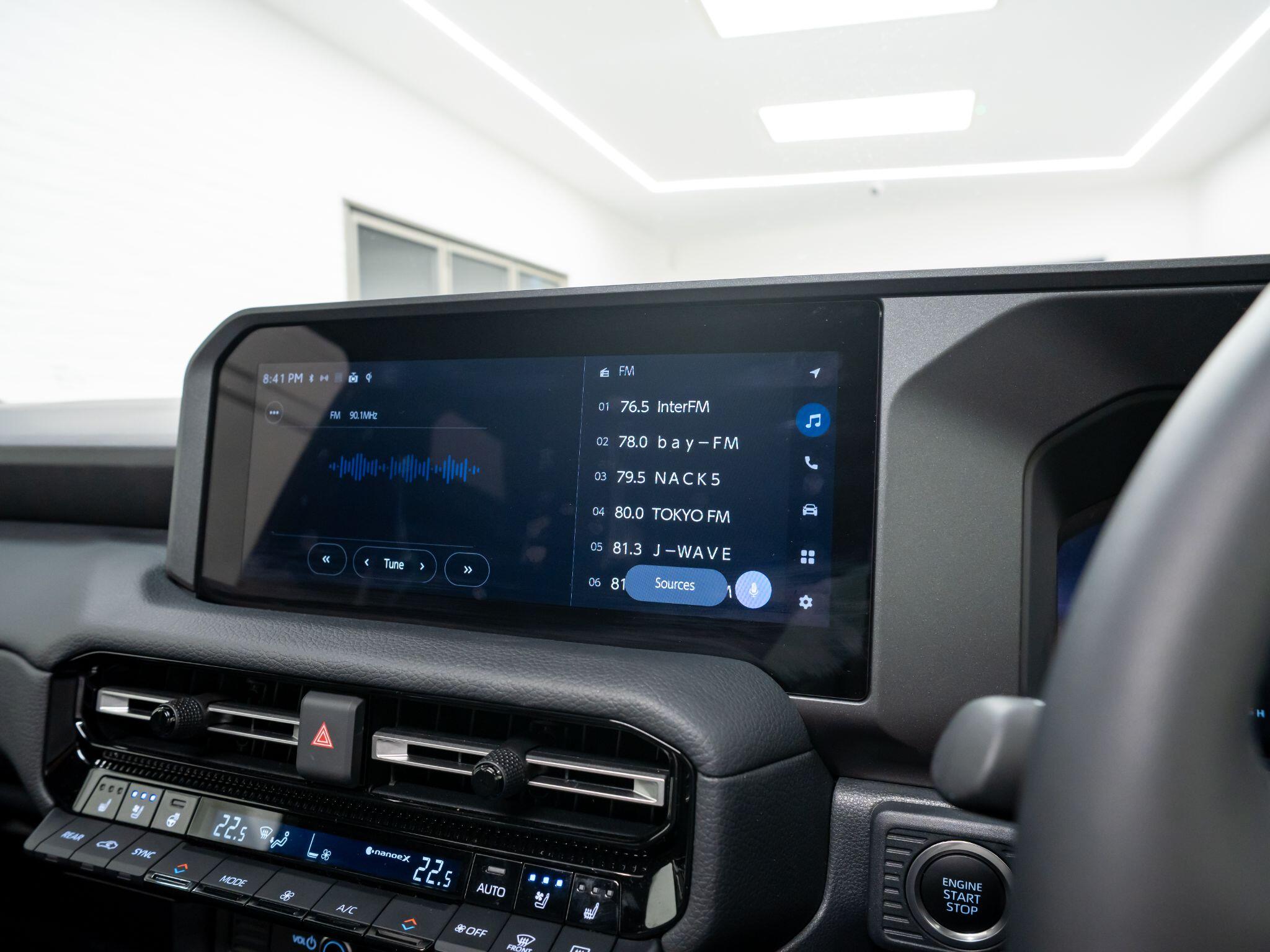 Toyota Land Cruiser view 41