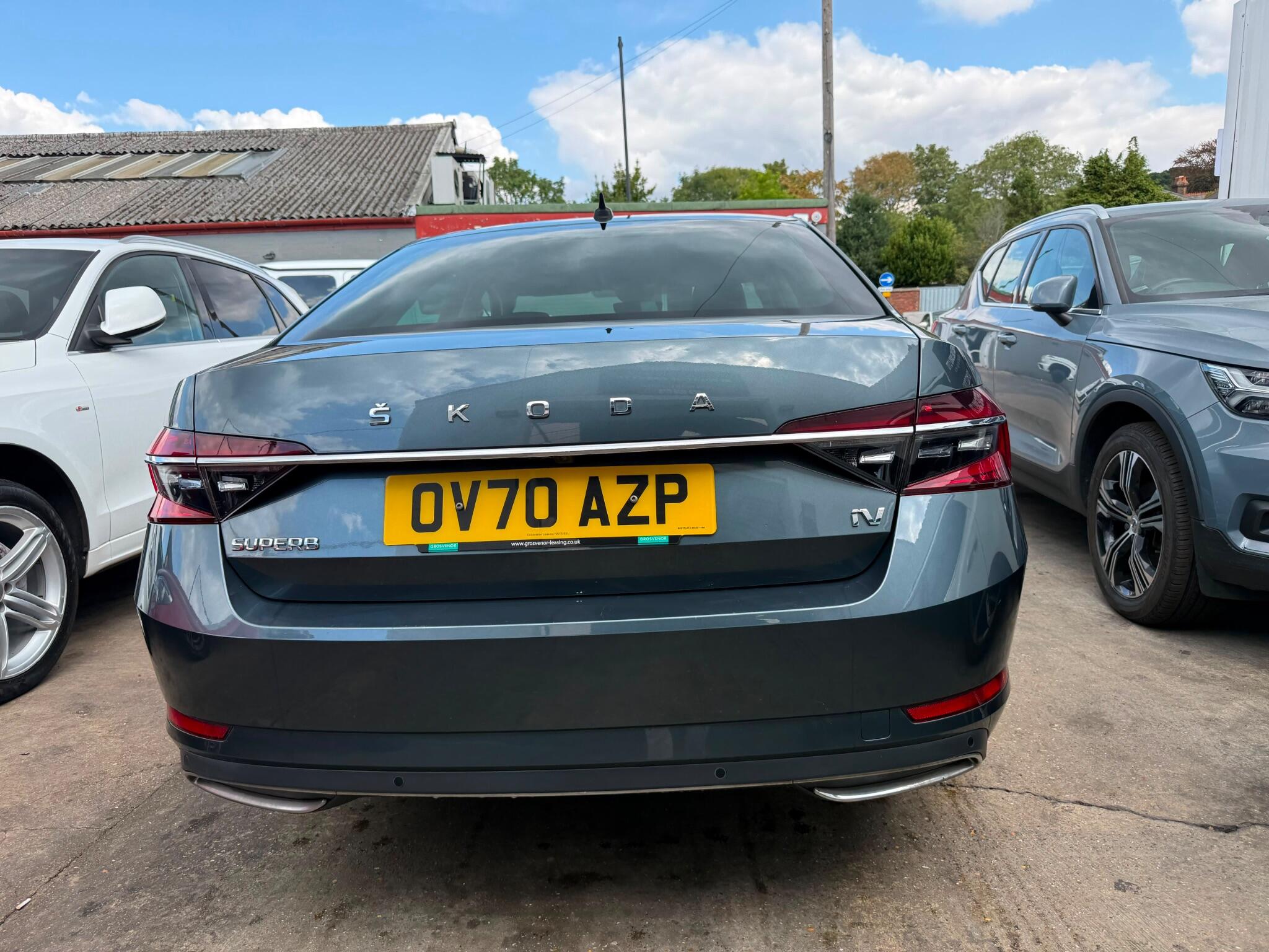 Skoda Superb view 11