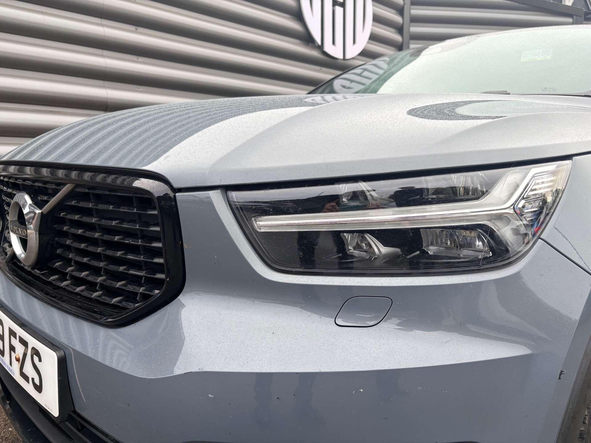 Volvo XC40 view 11