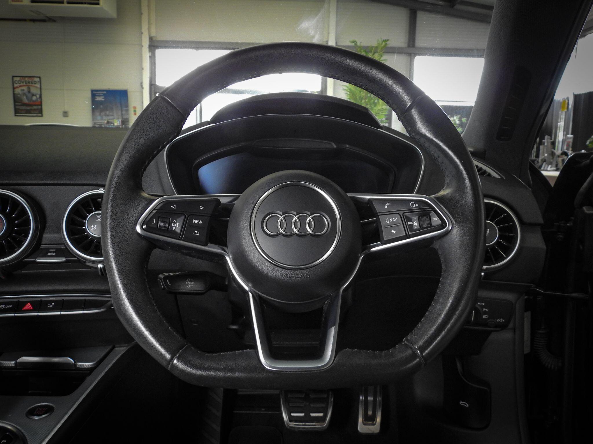 Audi TT view 23