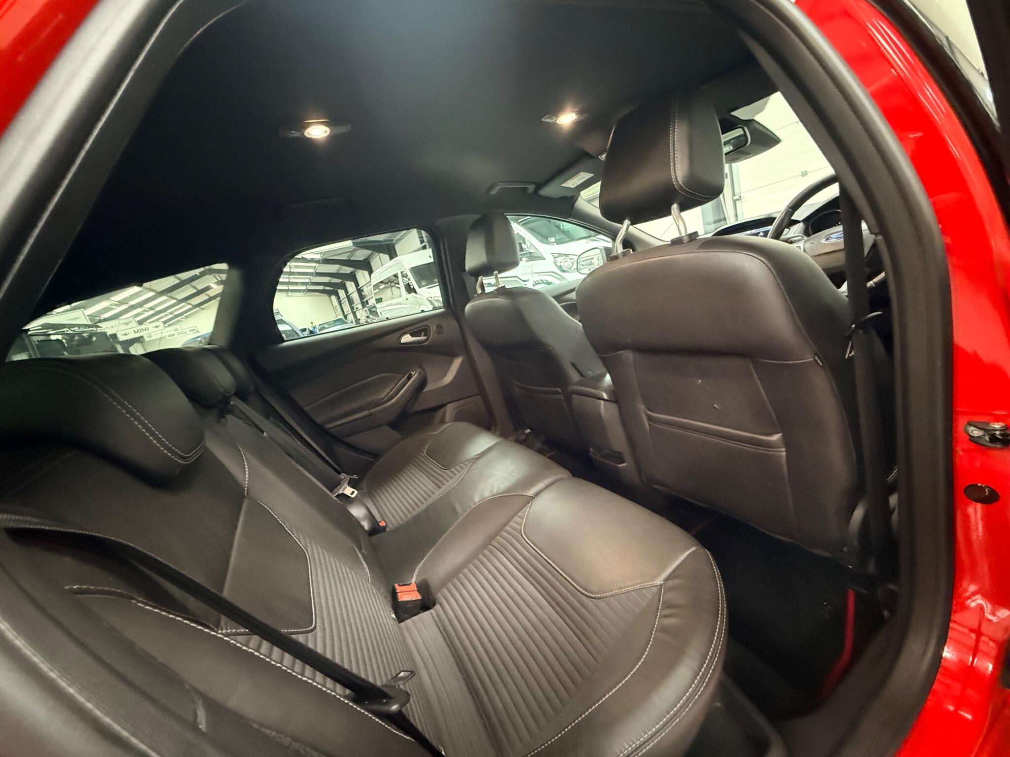 Ford Focus view 37