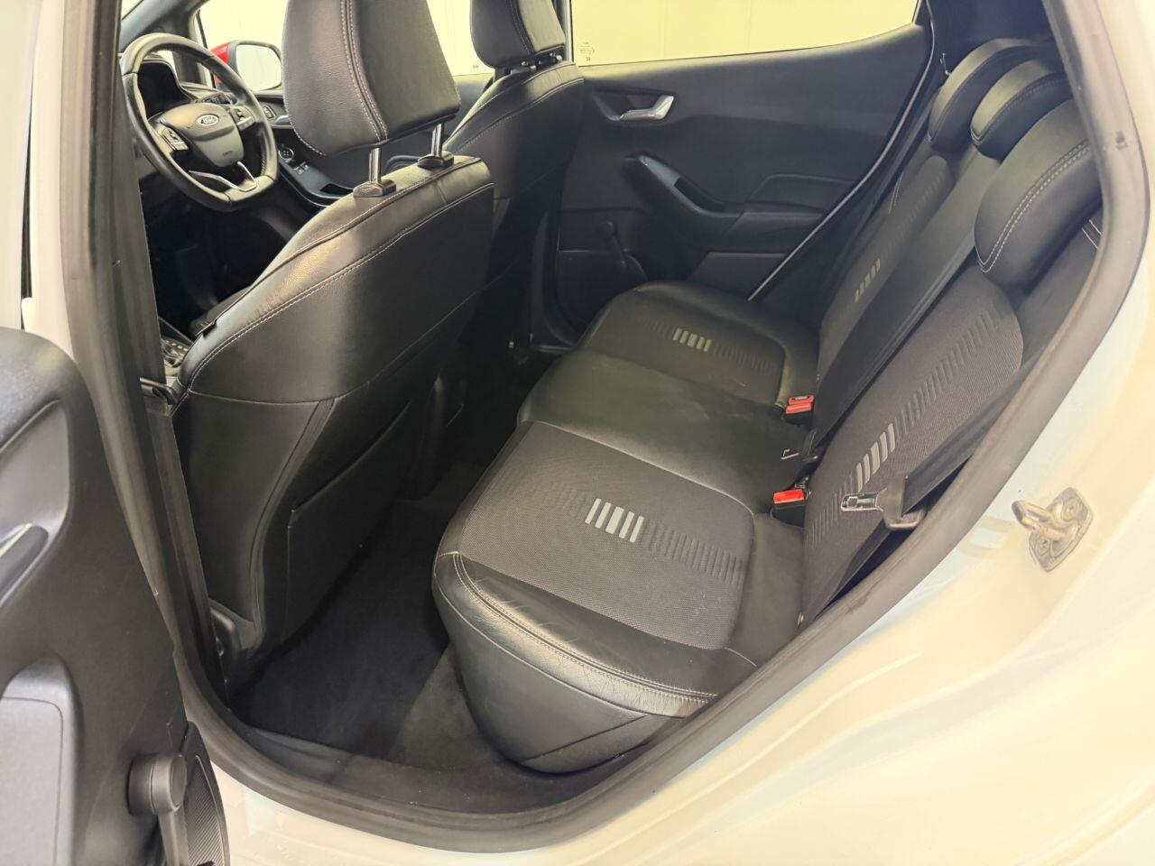 Ford Fiesta view 37