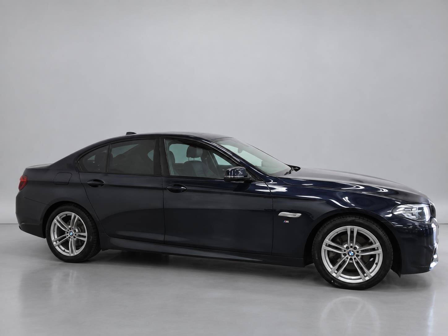 BMW 5 Series view 4