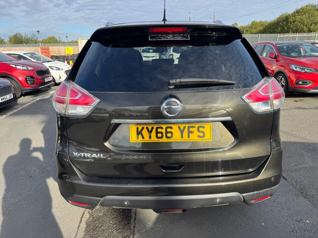 Nissan X-Trail view 17