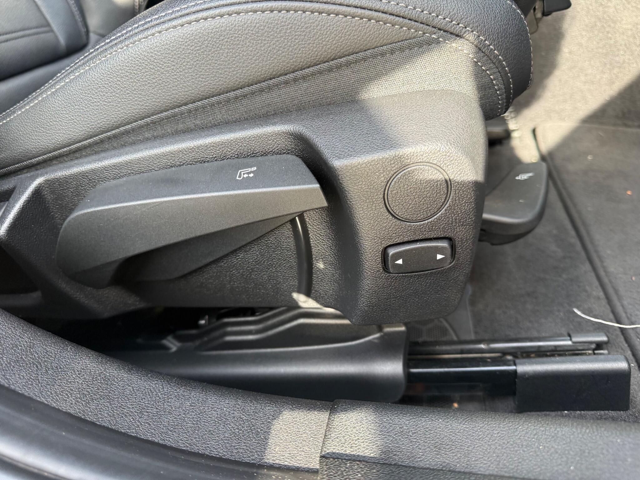 BMW 3 Series view 15