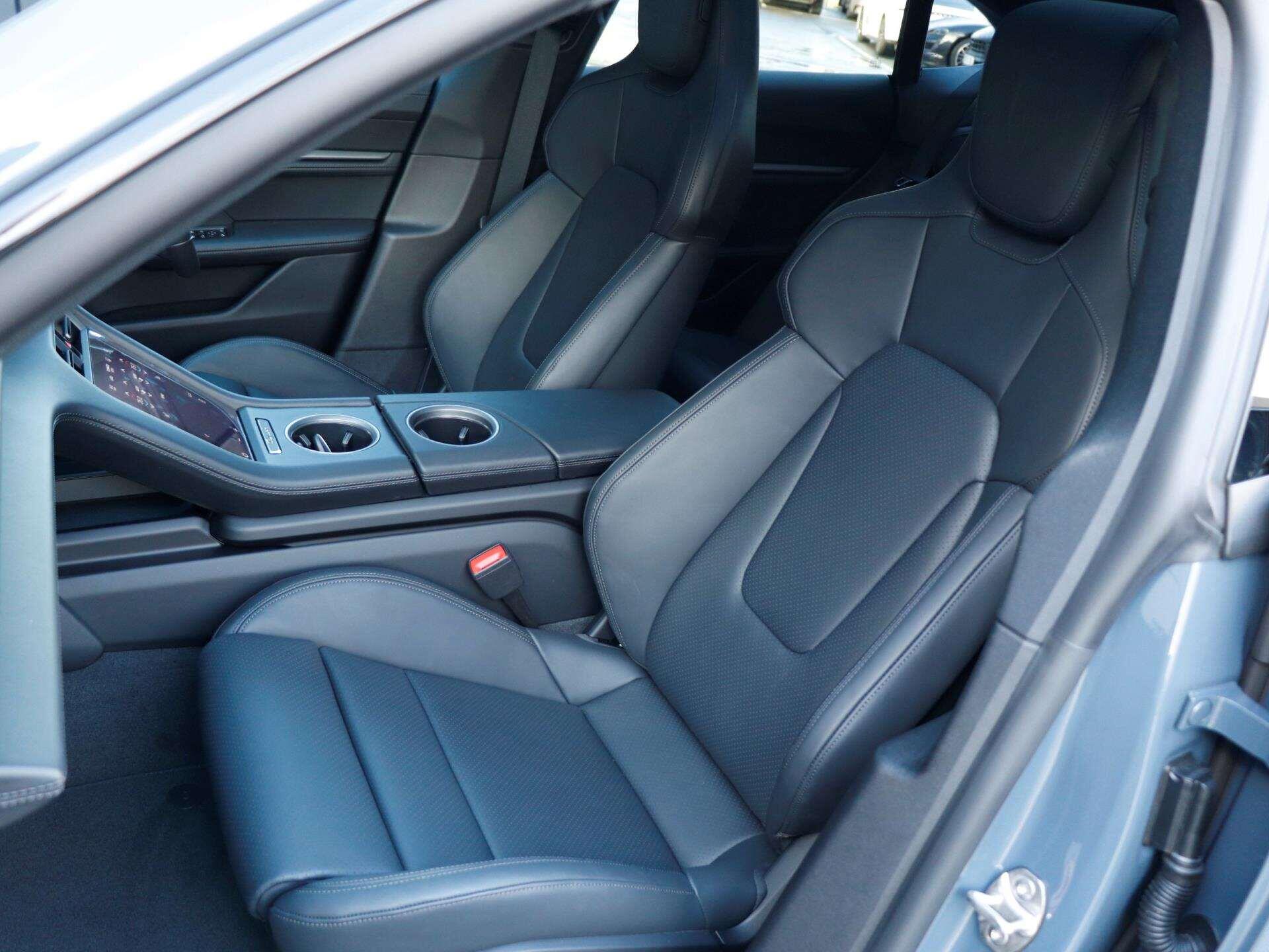 Porsche Taycan view 25