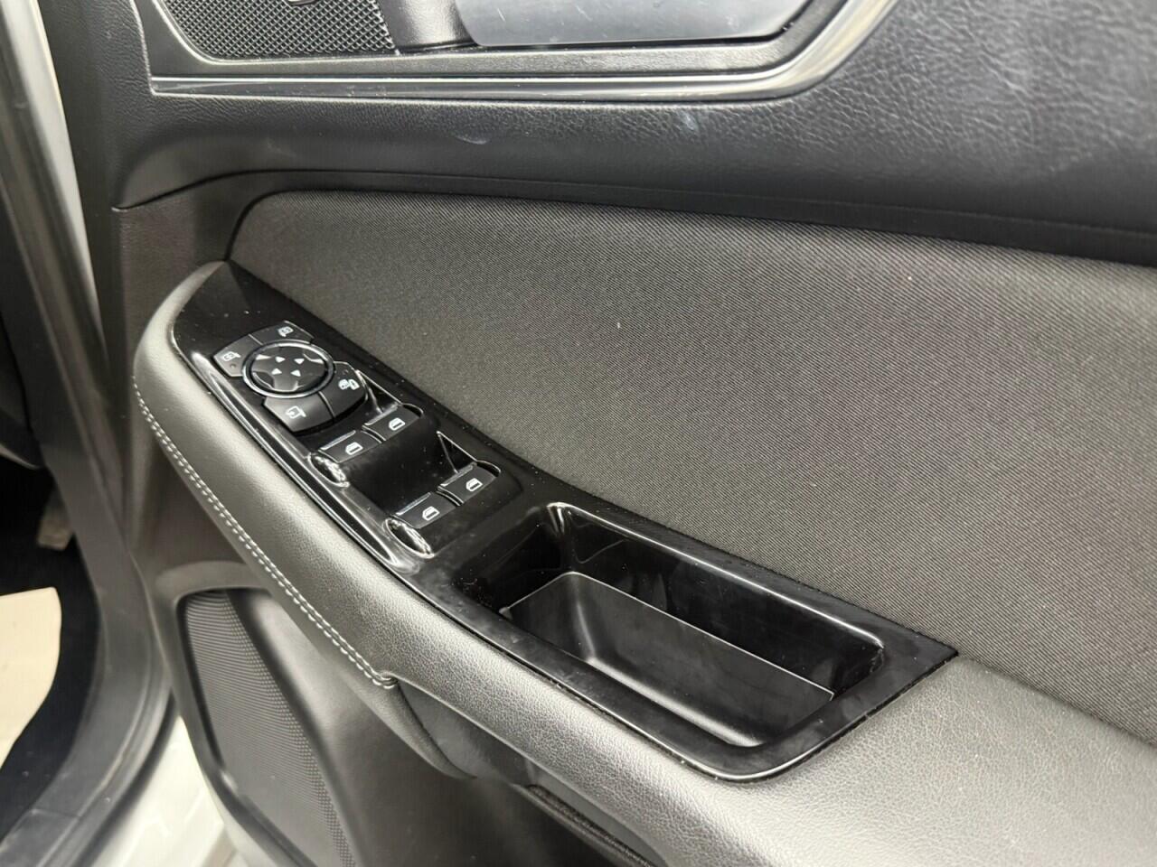 Ford S-Max view 11