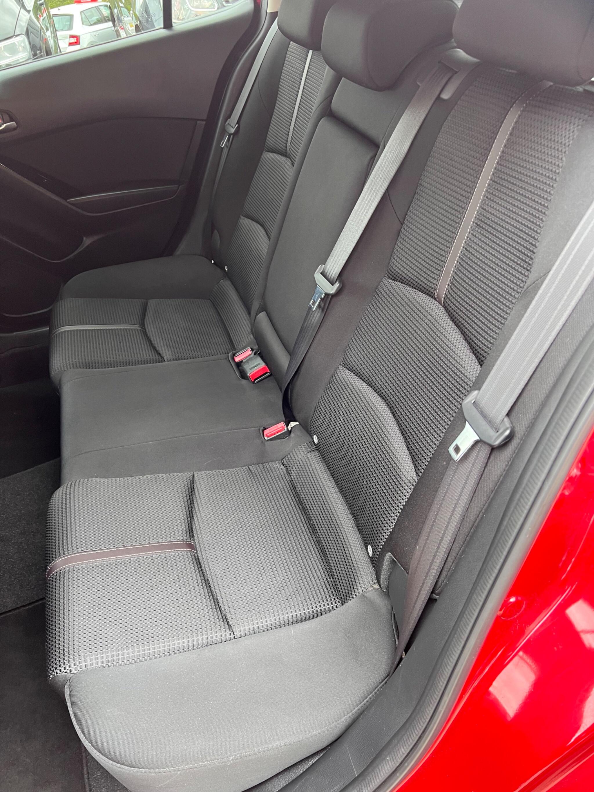 Mazda Mazda3 view 52