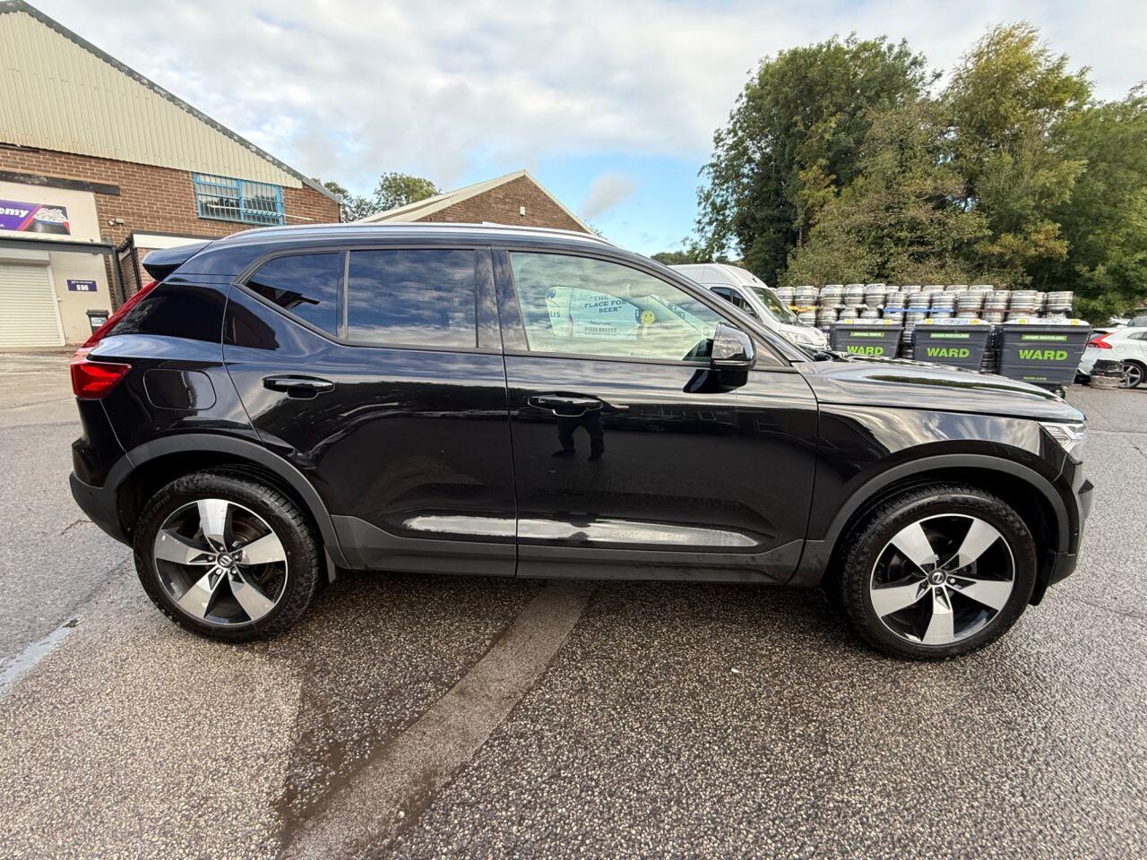 Volvo XC40 view 6