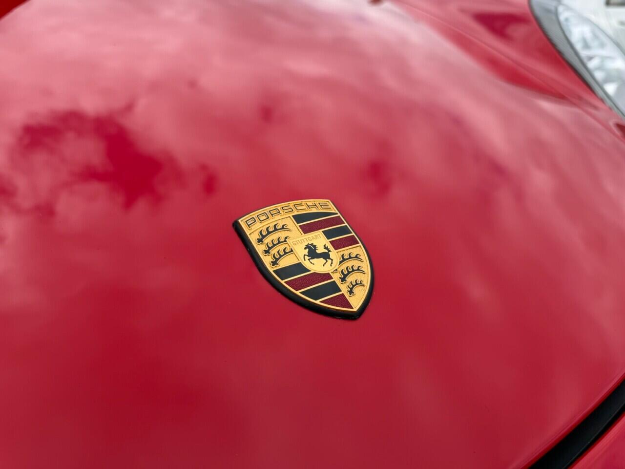 Porsche 911 view 18