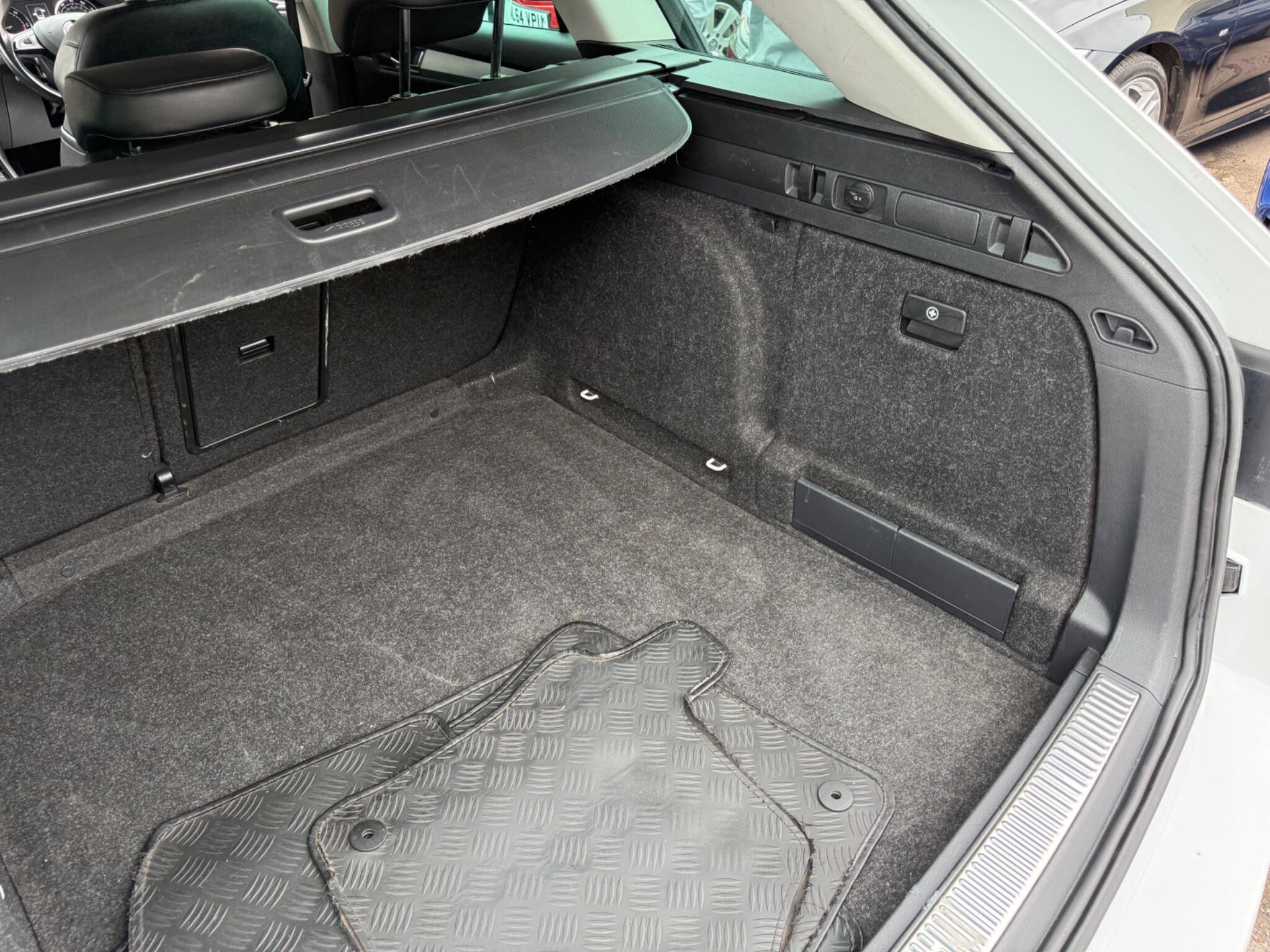 Skoda Superb - Image 41