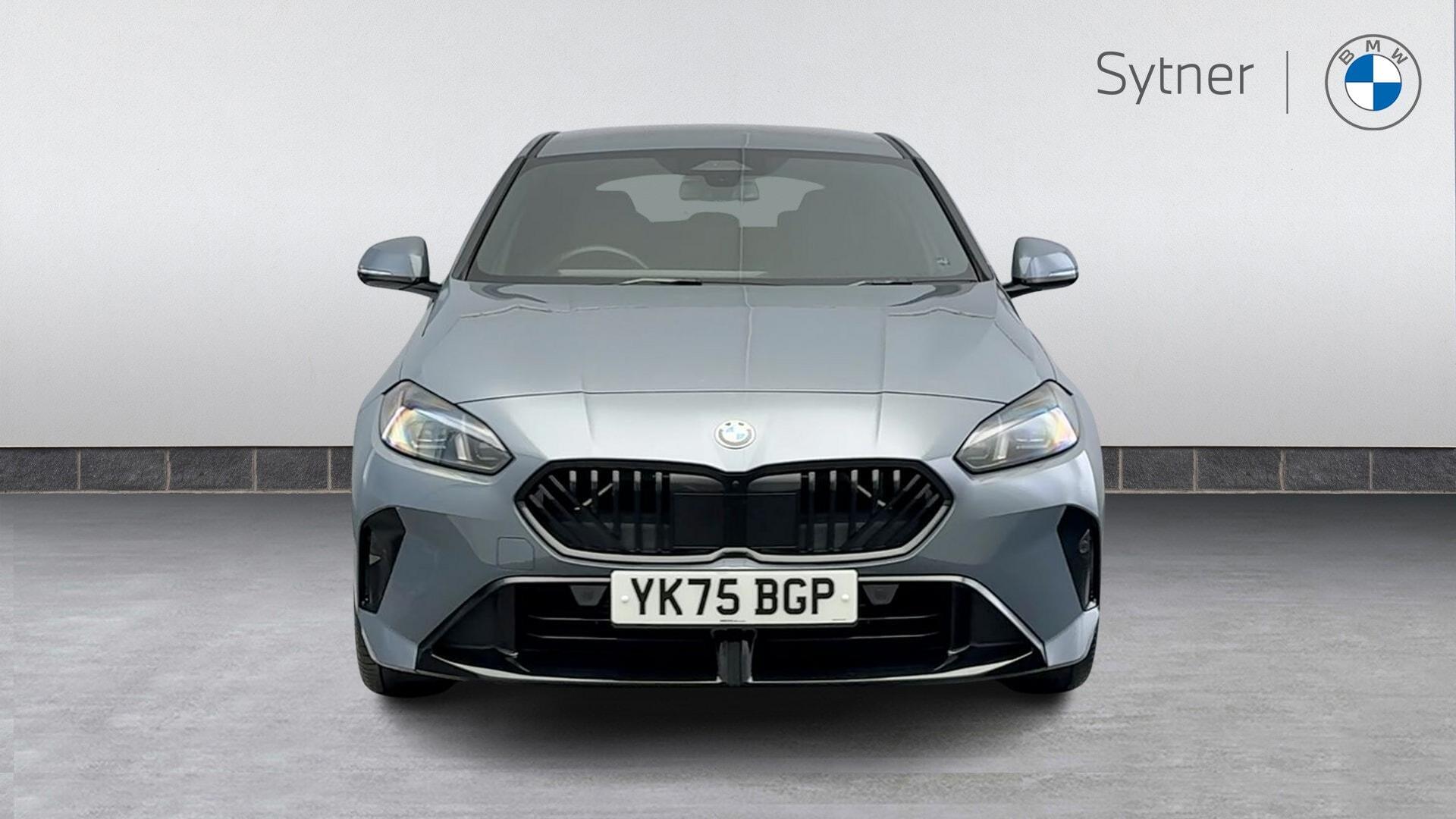 BMW 1 Series view 16