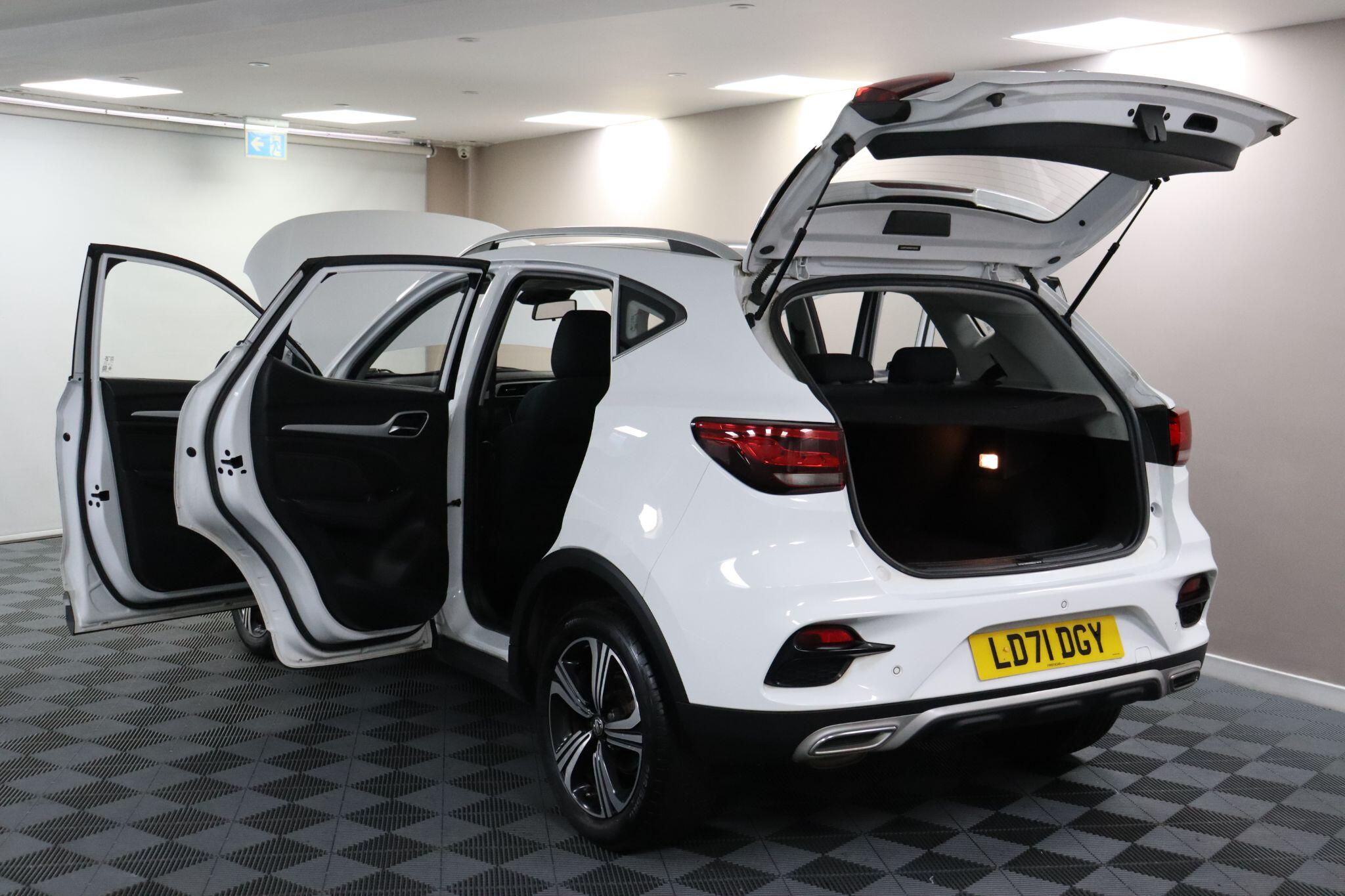 MG MG ZS view 21