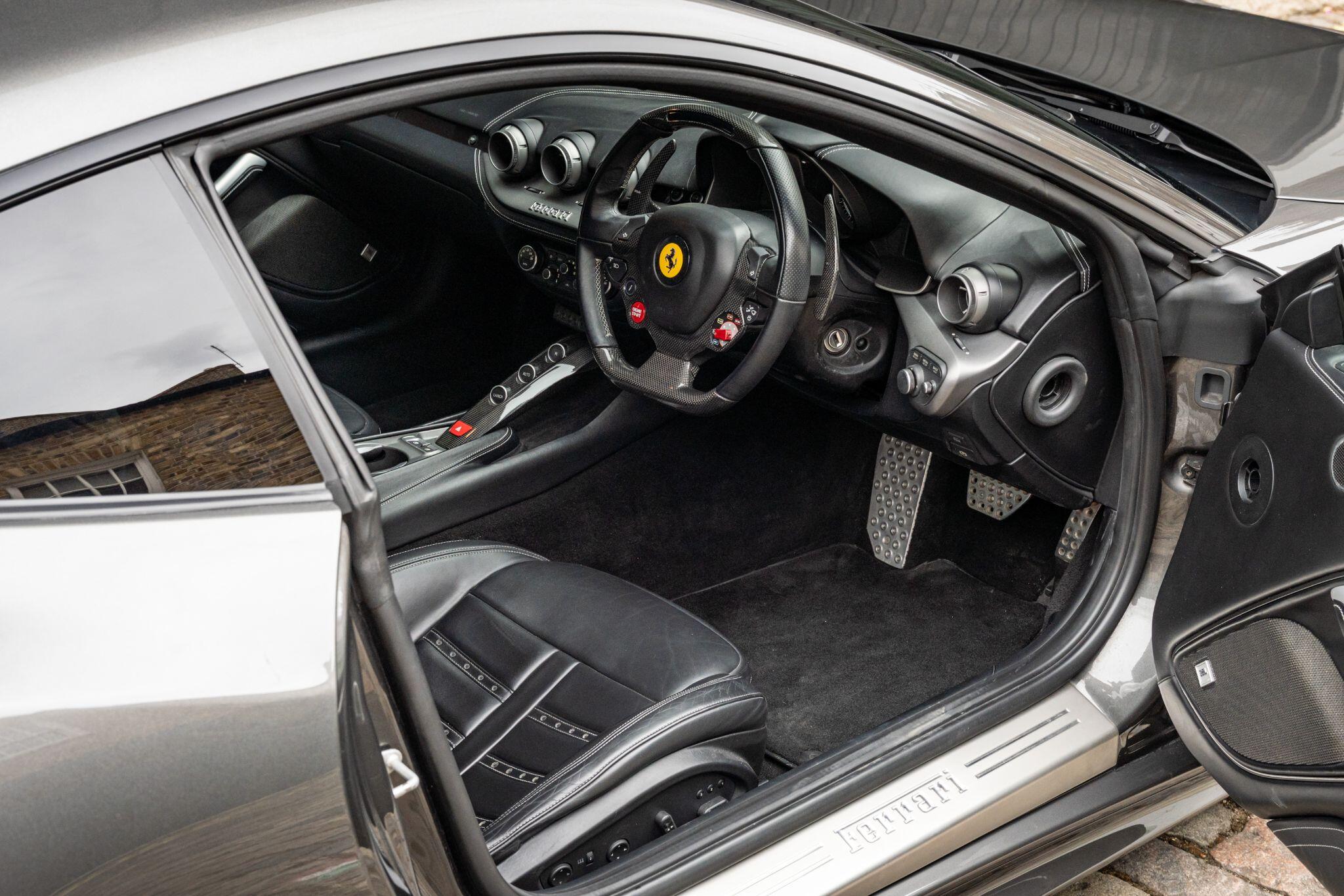 Ferrari F12 view 27