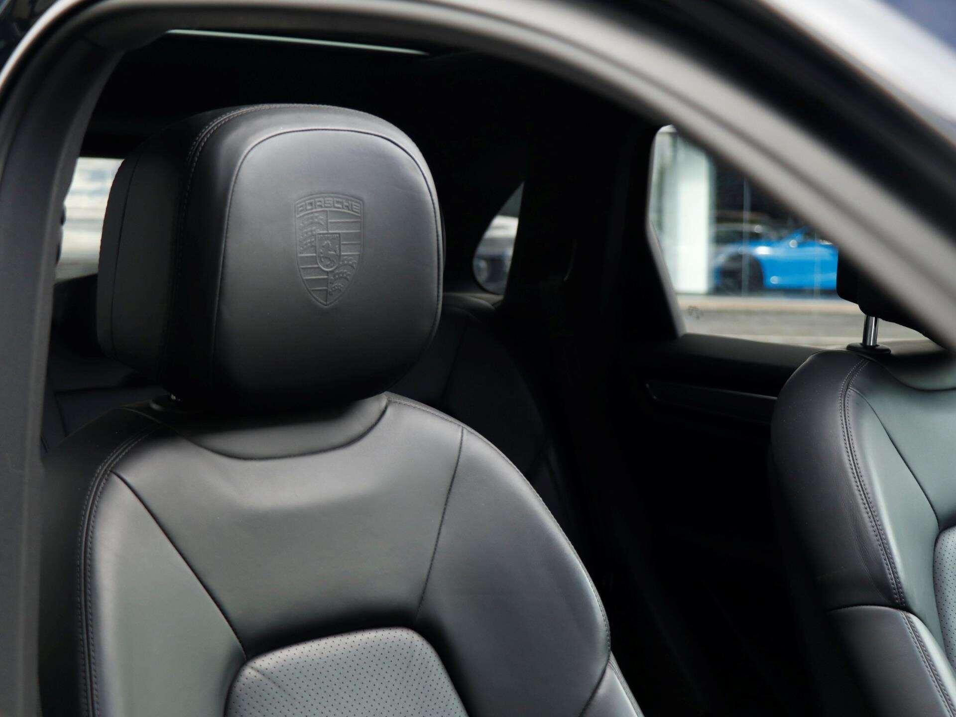 Porsche Cayenne view 24