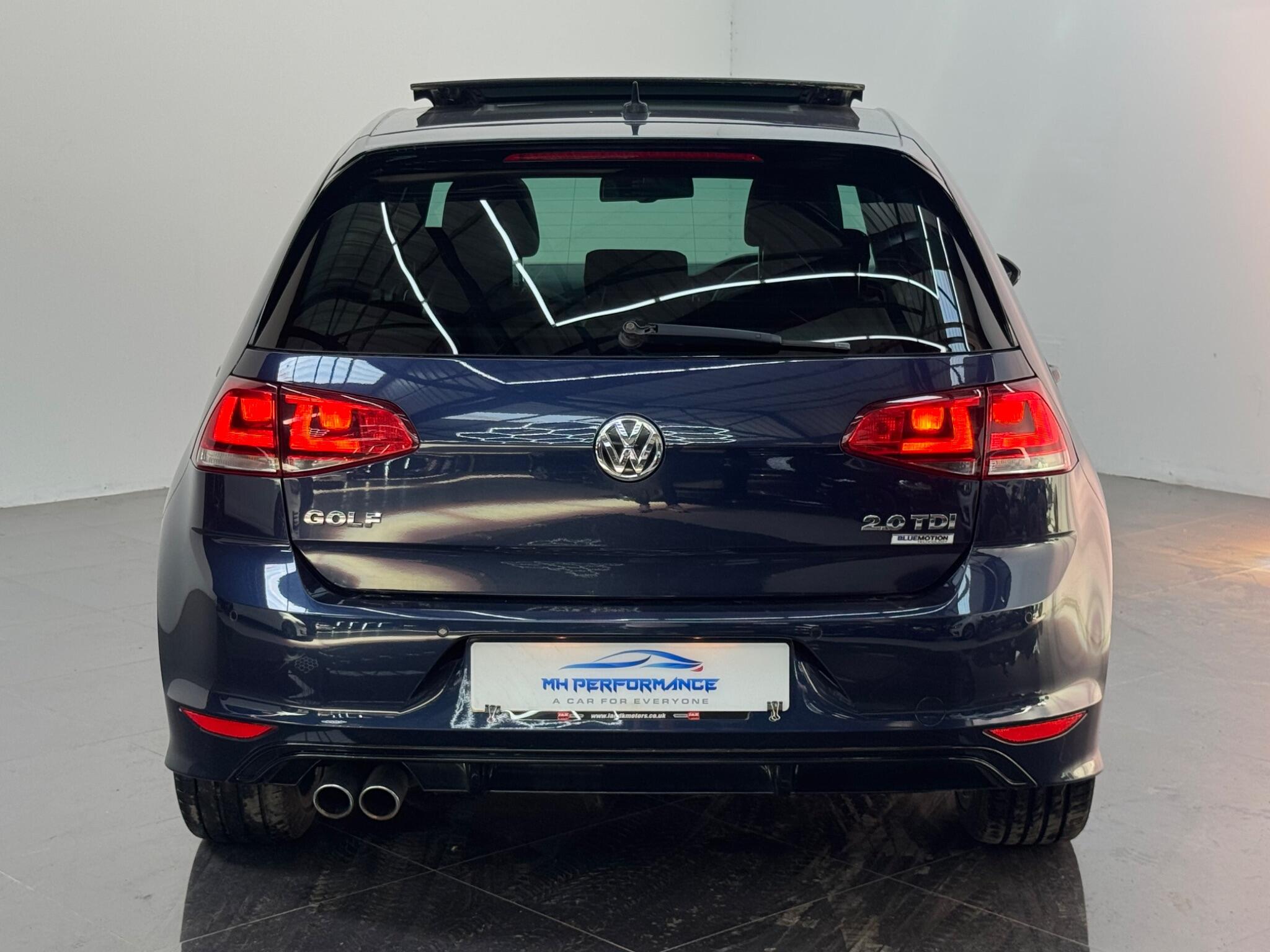 Volkswagen Golf view 4