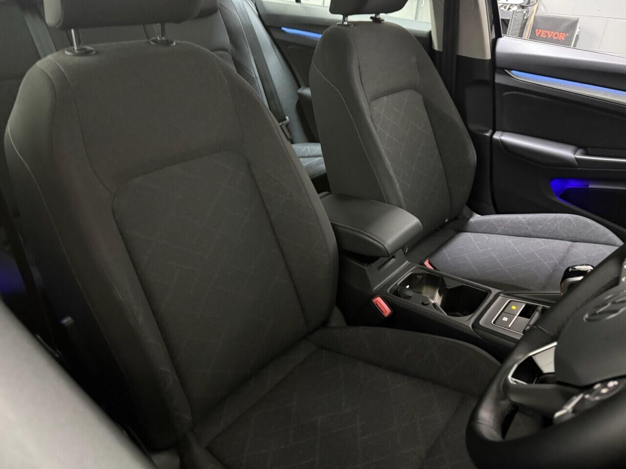 Volkswagen Golf view 13